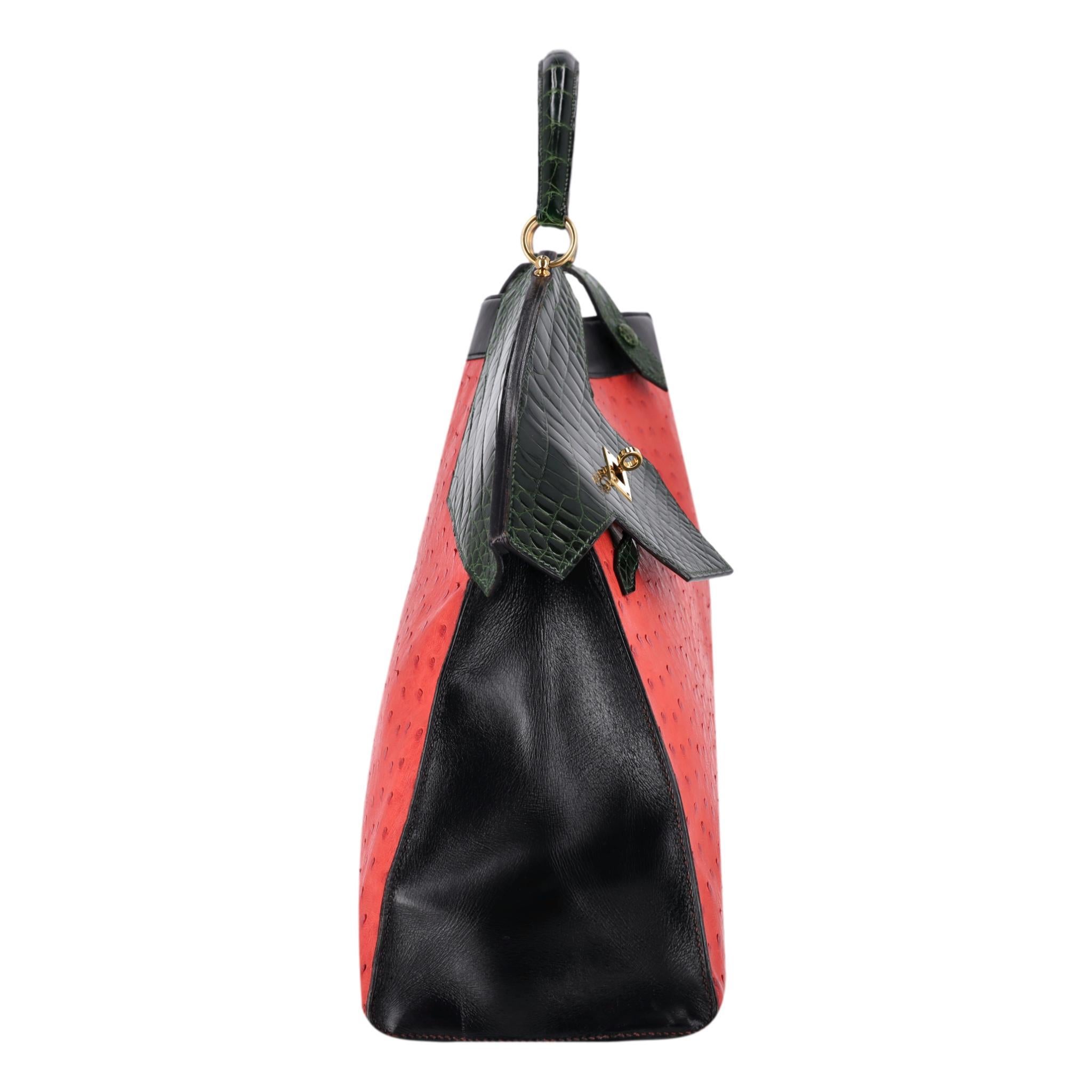 Rouge Hermes Vintage Sac à main Himalaya Symbiose 43 en peau d'autruche et de crocodile en vente