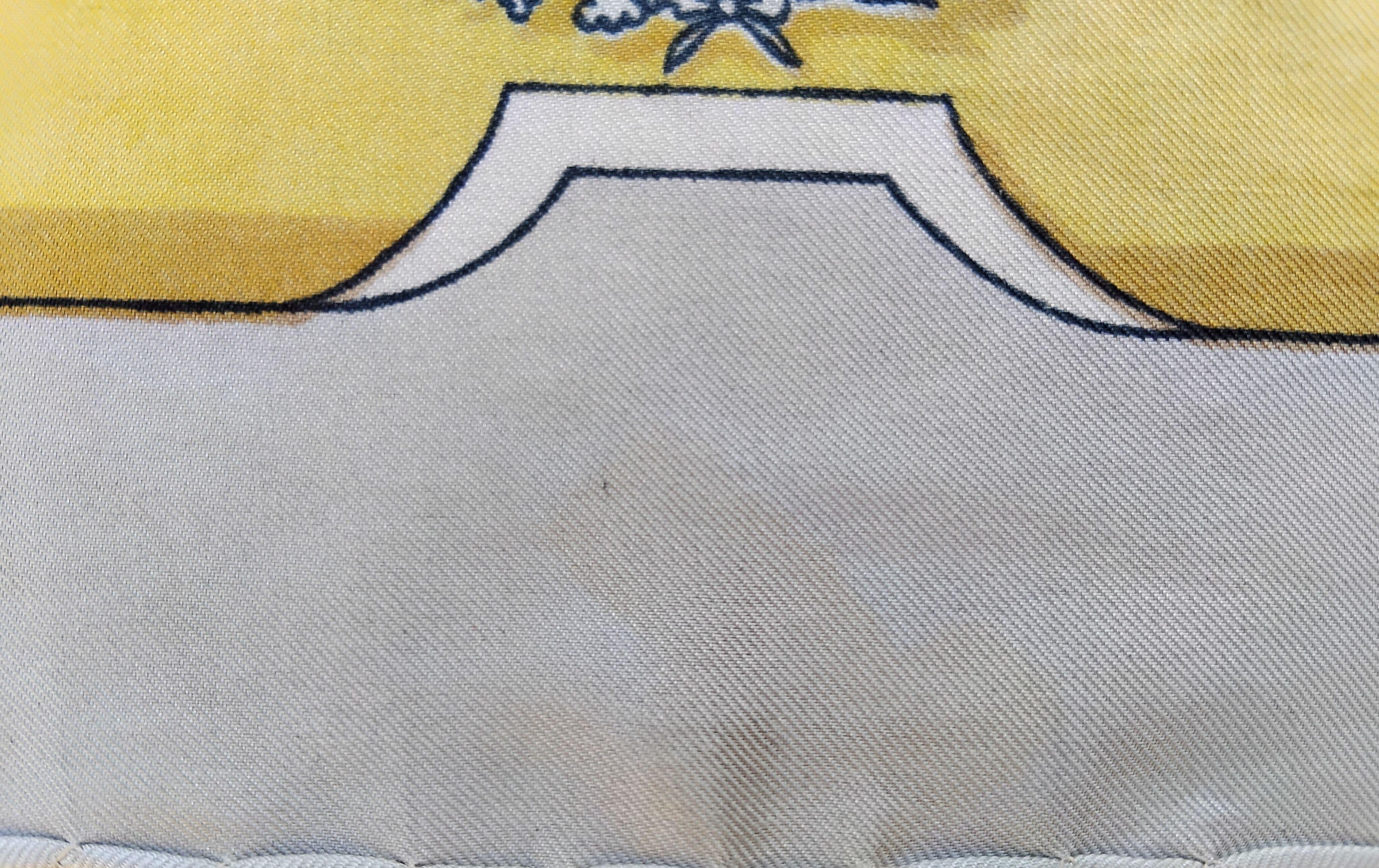 Hermès Vintage Paris Silk Scarf Hugo Grygkar Notre Dame de Paris 1943 For Sale 7