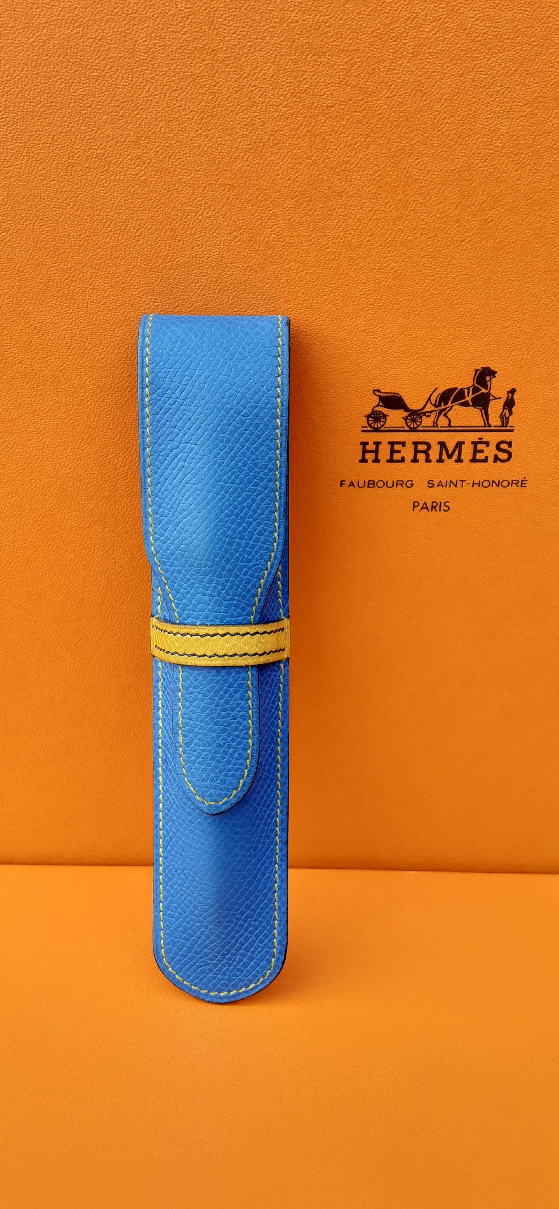 Beautiful Authentic Hermès Pen Case

Made in France

Stamp T in circle (1990)

Made of Courchevel (ex Epsom) Leather

Colorway: Blue, Yellow

