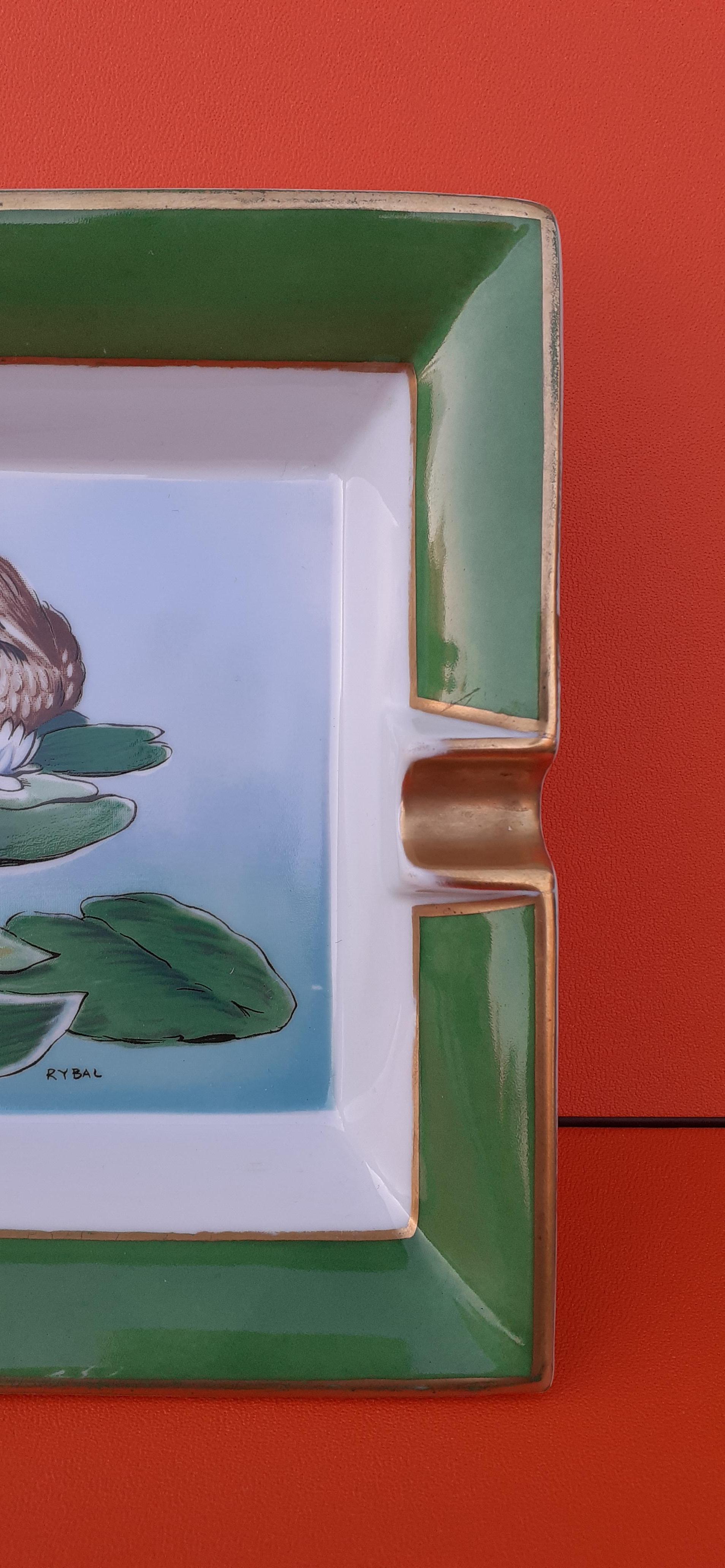 Hermès Vintage Porzellan Aschenbecher ändern Tablett Enten Muster (Grau)