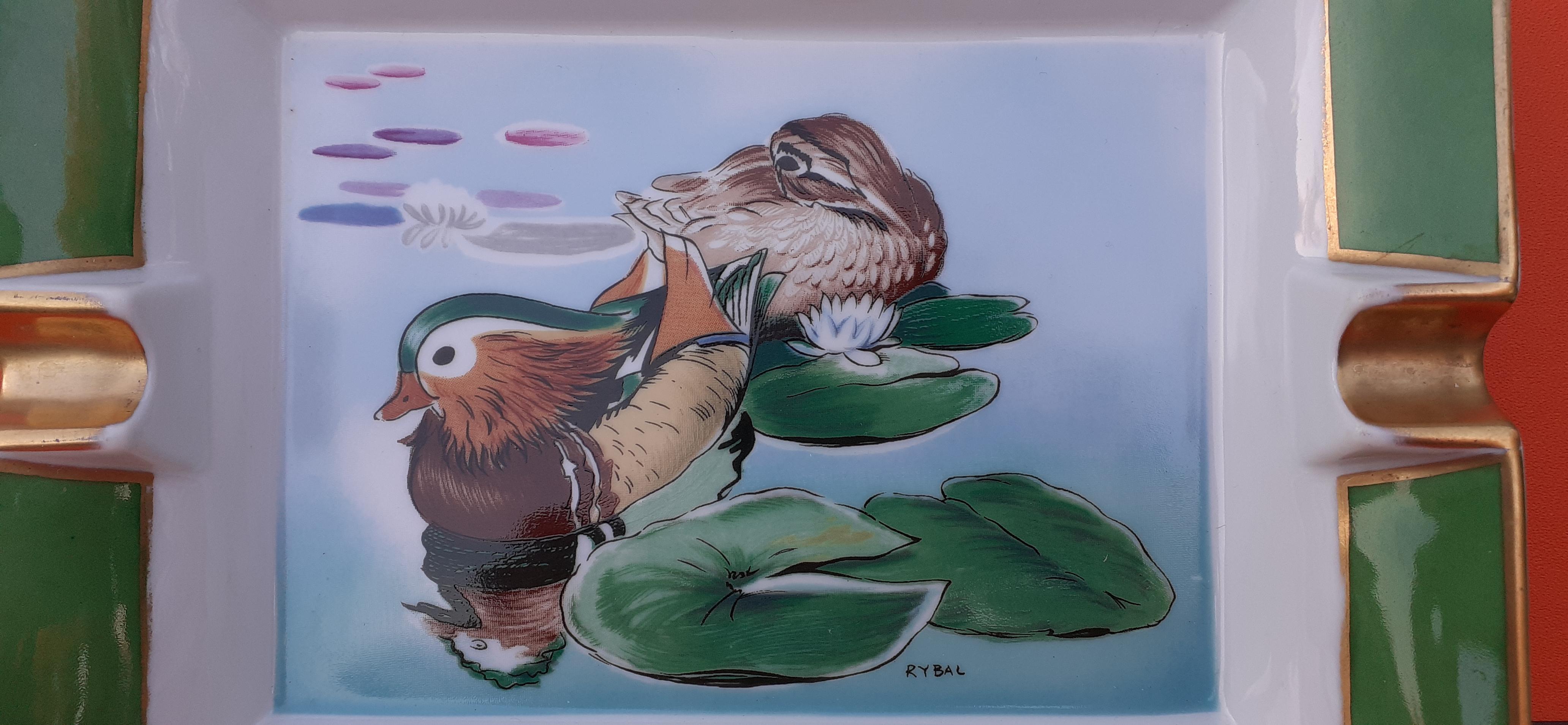 Hermès Vintage Porzellan Aschenbecher ändern Tablett Enten Muster im Zustand „Gut“ in Corcoué Sur Logne, Loire-Atlantique