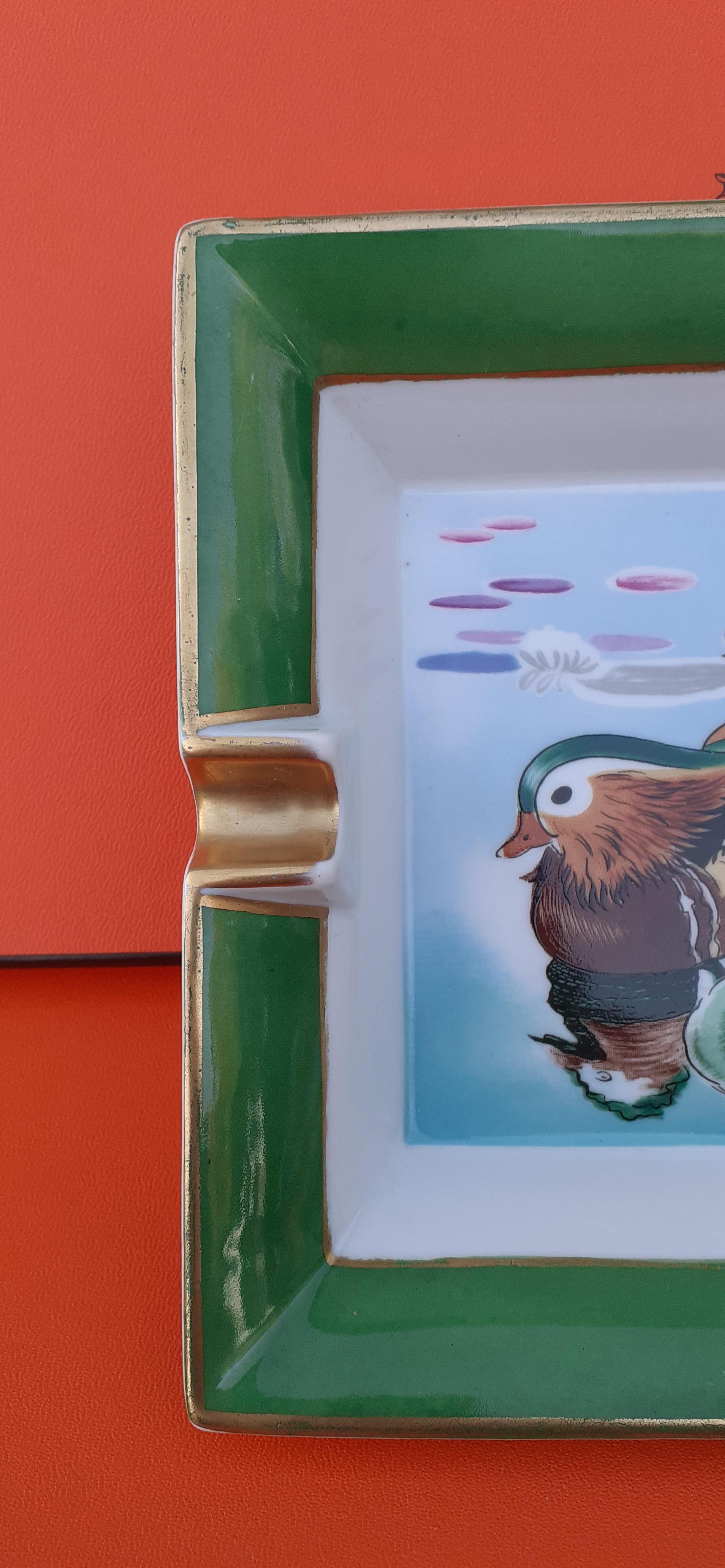 Hermès Vintage Porzellan Aschenbecher ändern Tablett Enten Muster für Damen oder Herren