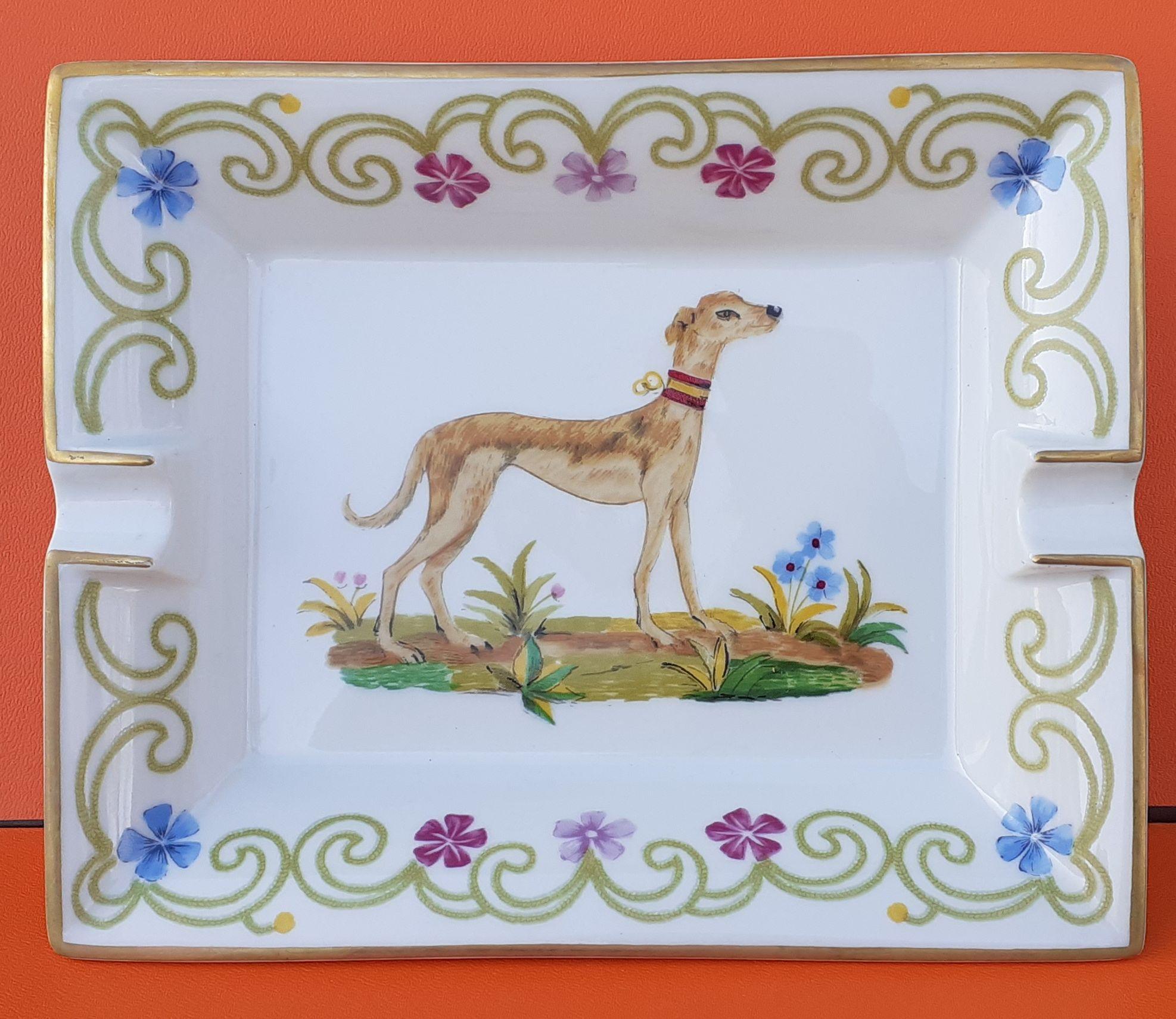 Beautiful Authentic Hermès Ashtray

Pattern: greyhound in a flower decor

Made in France

Made of Porcelain with Golden Edges

Colorways: White, Beige, Blue, Pink, Green

