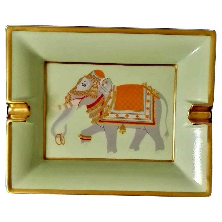 Hermès Vintage Porcelaine Cendrier Changeur de plateauEléphant Inde Asie  Rare sur 1stDibs | cendrier hermes elephant