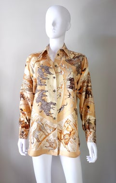 HERMÈS – Vintage-Seidenhemd von Robert Dallet „Tanzanie“ mit Tiermuster, 74 cm