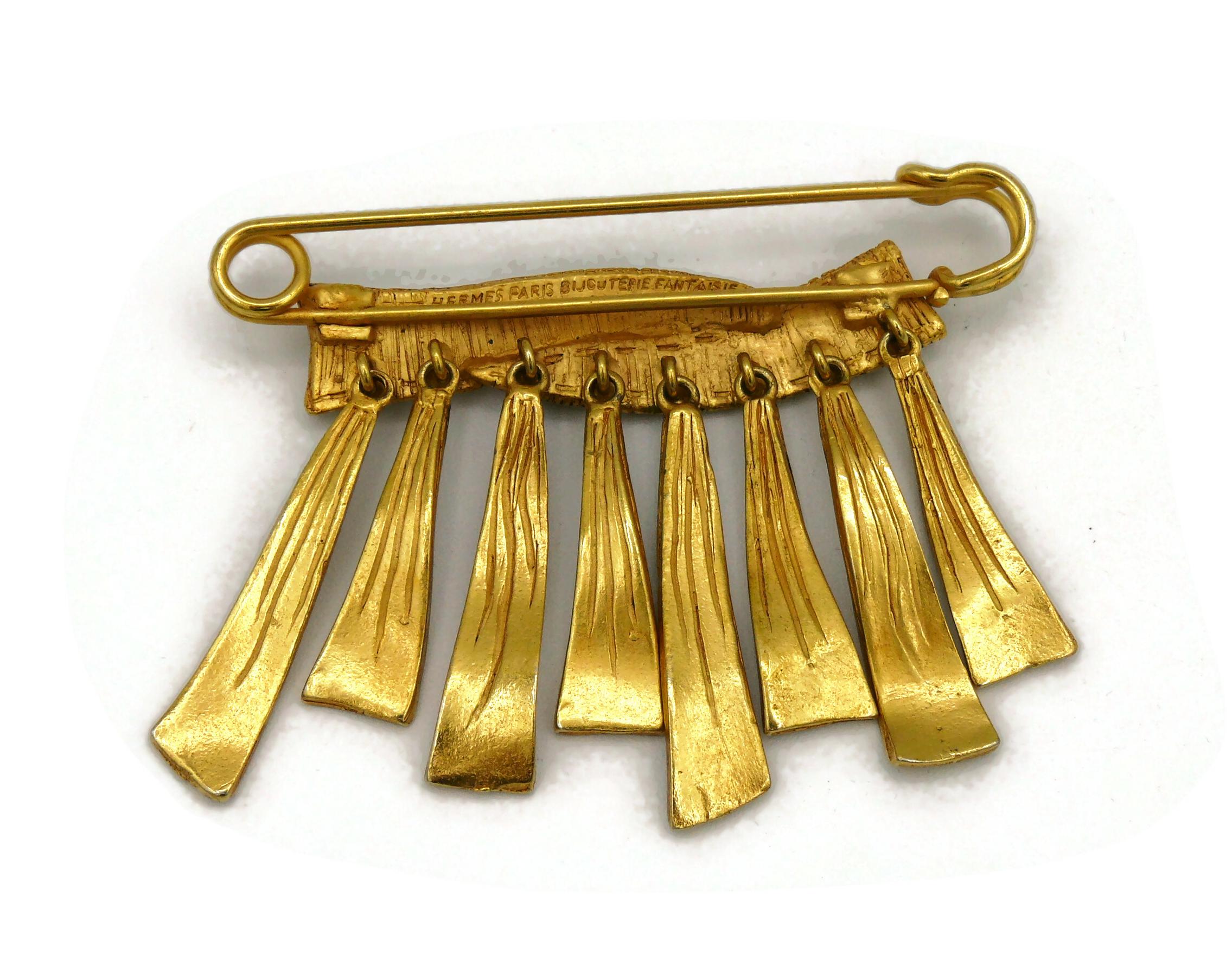 HERMES Vintage Safety Pin Ribbon Charms Brooch en vente 2