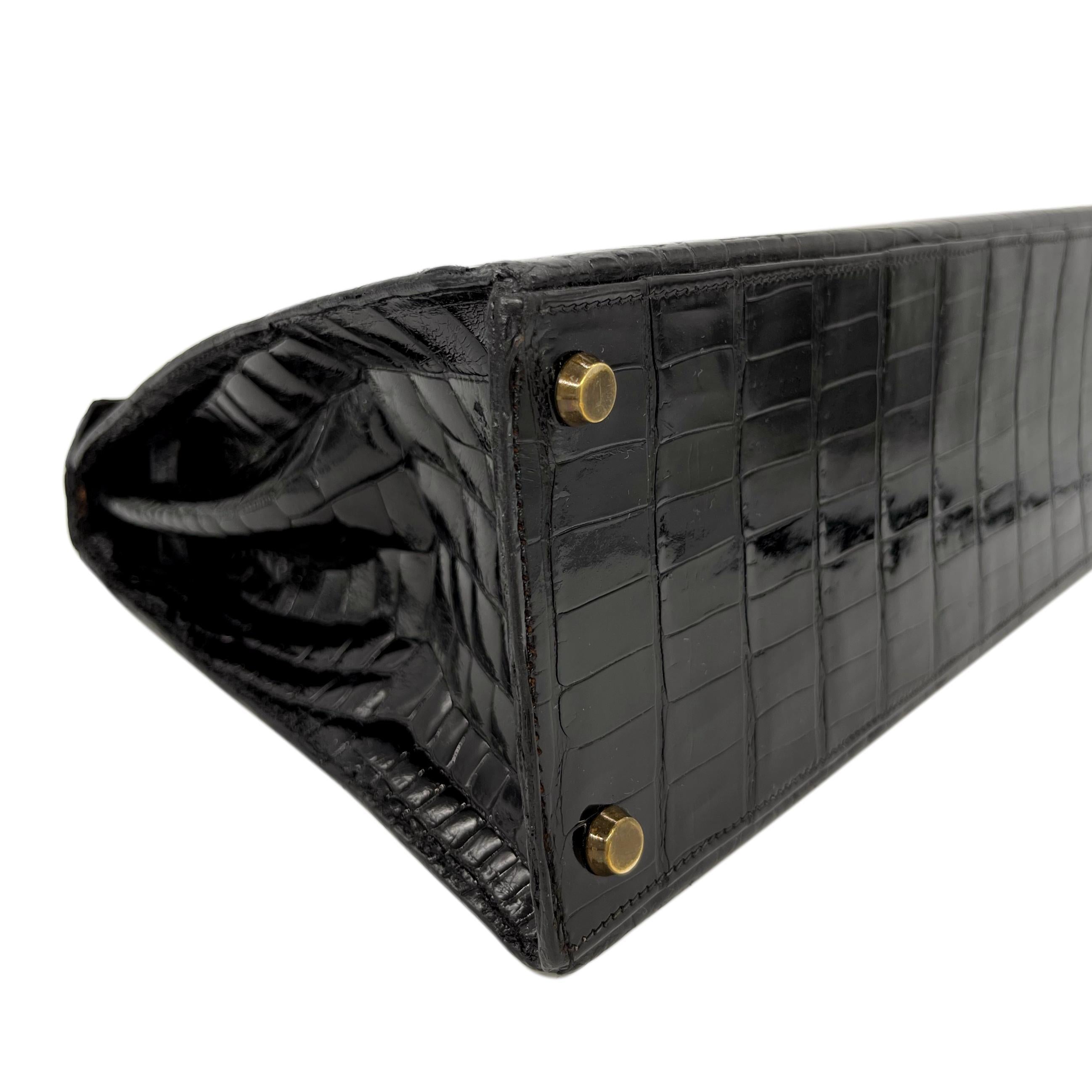 Hermès Kelly Bag aus glänzendem schwarzem Porosus-Krokodil mit Goldbeschlägen 28, 1940. im Angebot 6