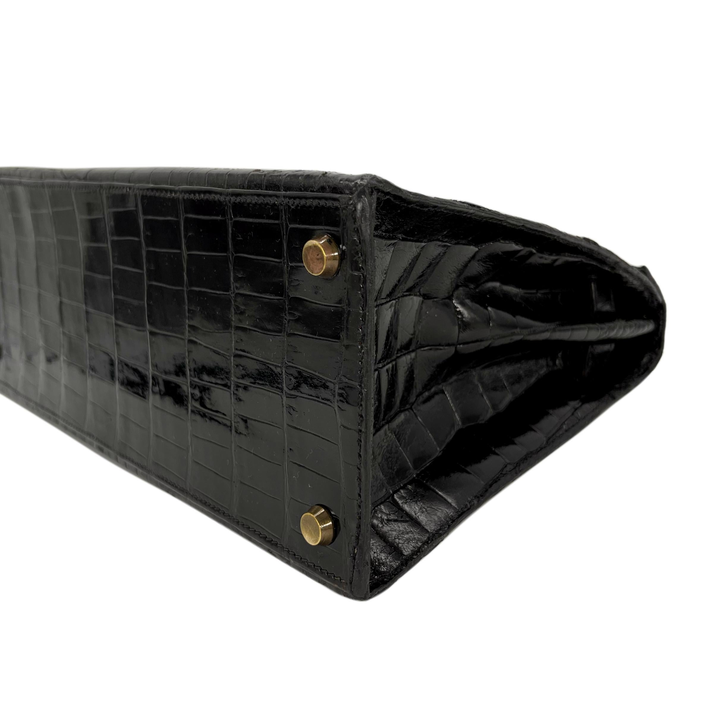 Hermès Kelly Bag aus glänzendem schwarzem Porosus-Krokodil mit Goldbeschlägen 28, 1940. im Angebot 7