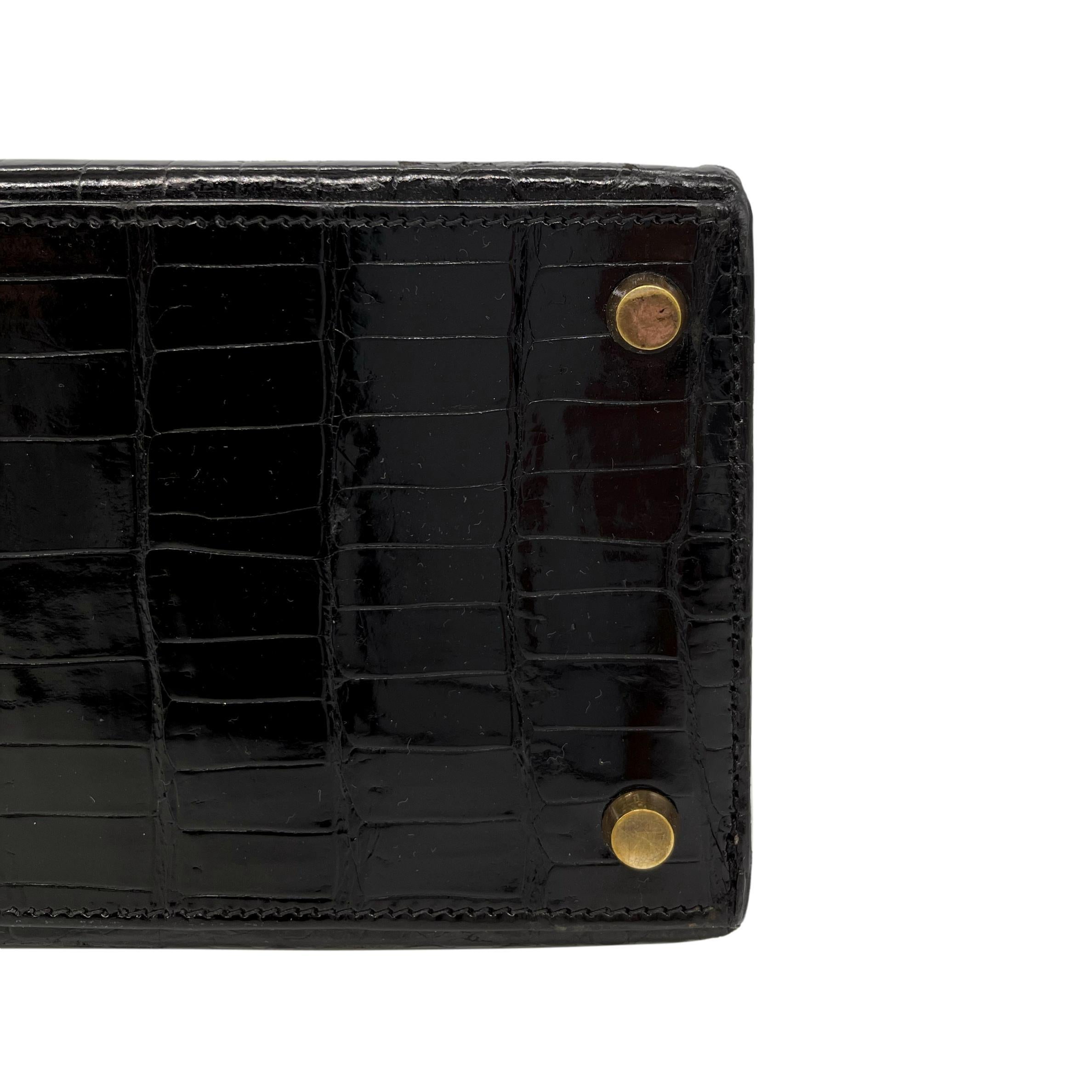 Hermès Kelly Bag aus glänzendem schwarzem Porosus-Krokodil mit Goldbeschlägen 28, 1940. im Angebot 9