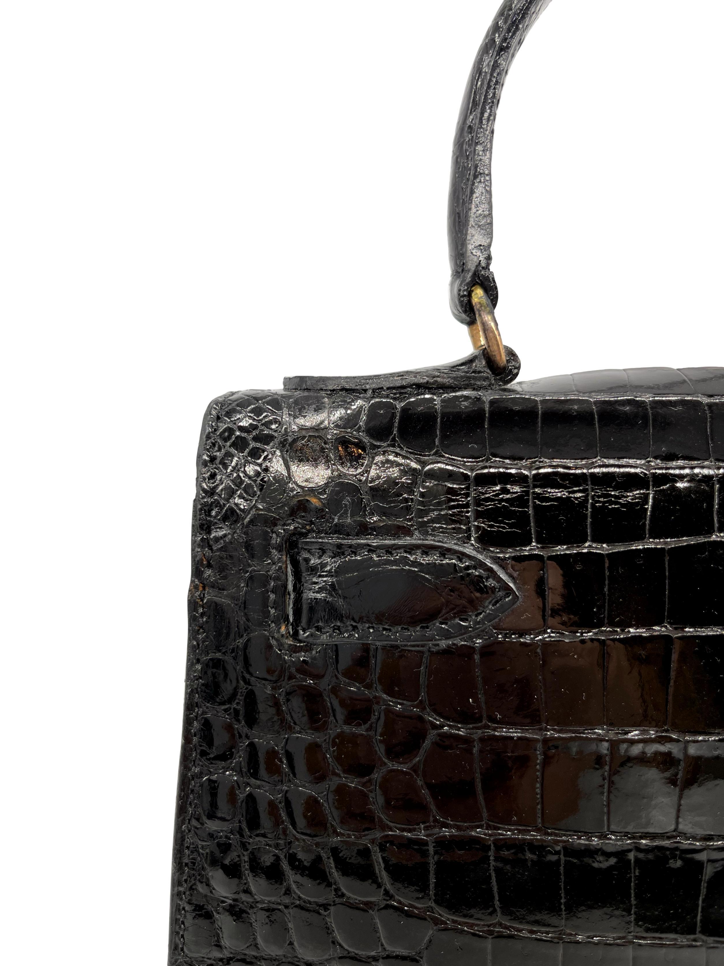 Hermès Kelly Bag aus glänzendem schwarzem Porosus-Krokodil mit Goldbeschlägen 28, 1940. im Angebot 12