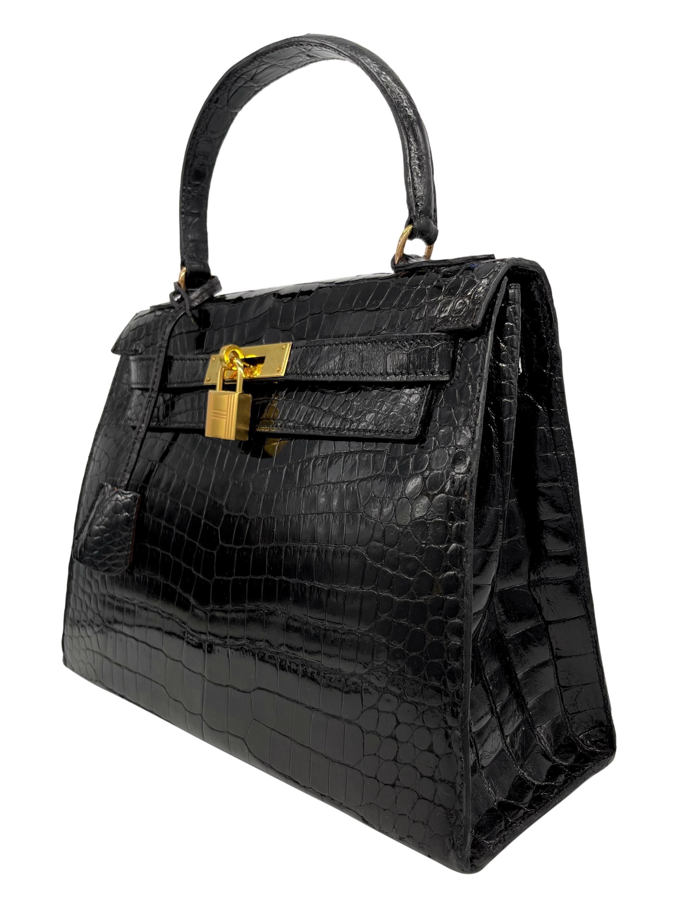 Hermès Kelly Bag aus glänzendem schwarzem Porosus-Krokodil mit Goldbeschlägen 28, 1940. im Zustand „Gut“ im Angebot in Banner Elk, NC