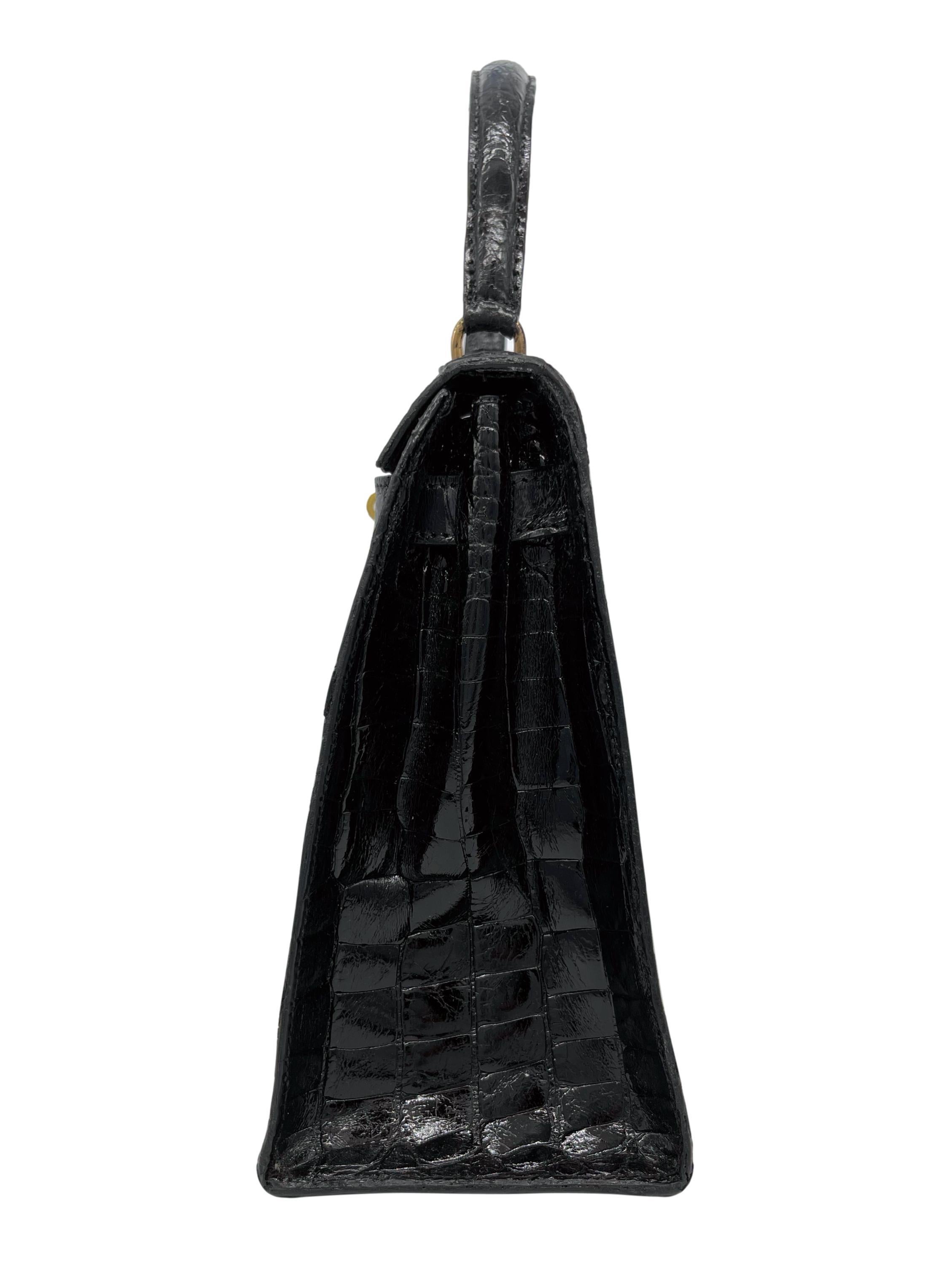 Hermès Kelly Bag aus glänzendem schwarzem Porosus-Krokodil mit Goldbeschlägen 28, 1940. im Angebot 2
