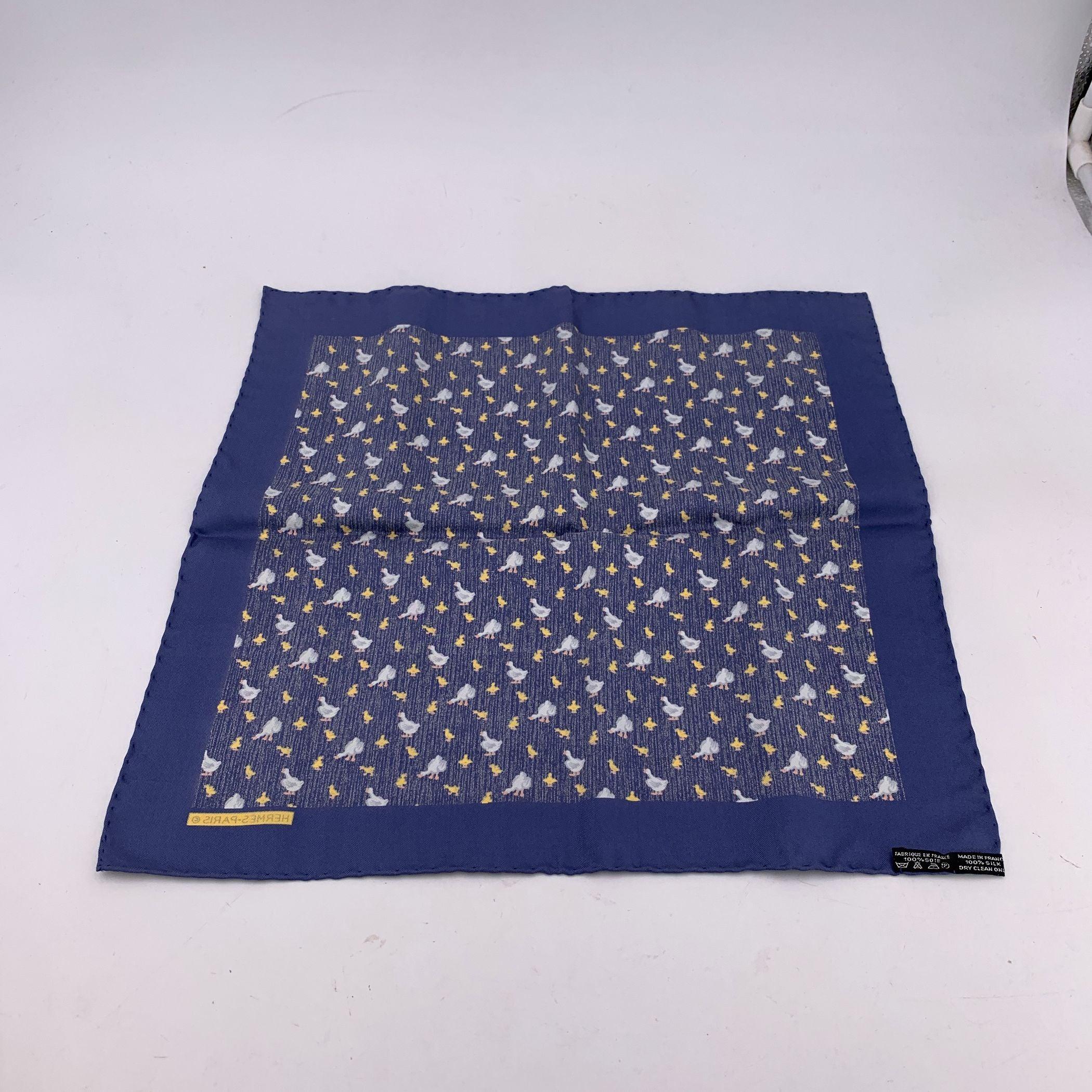 Hermes Vintage Silk Pocket Square o sciarpa da collo Duck and Duckling in vendita 1