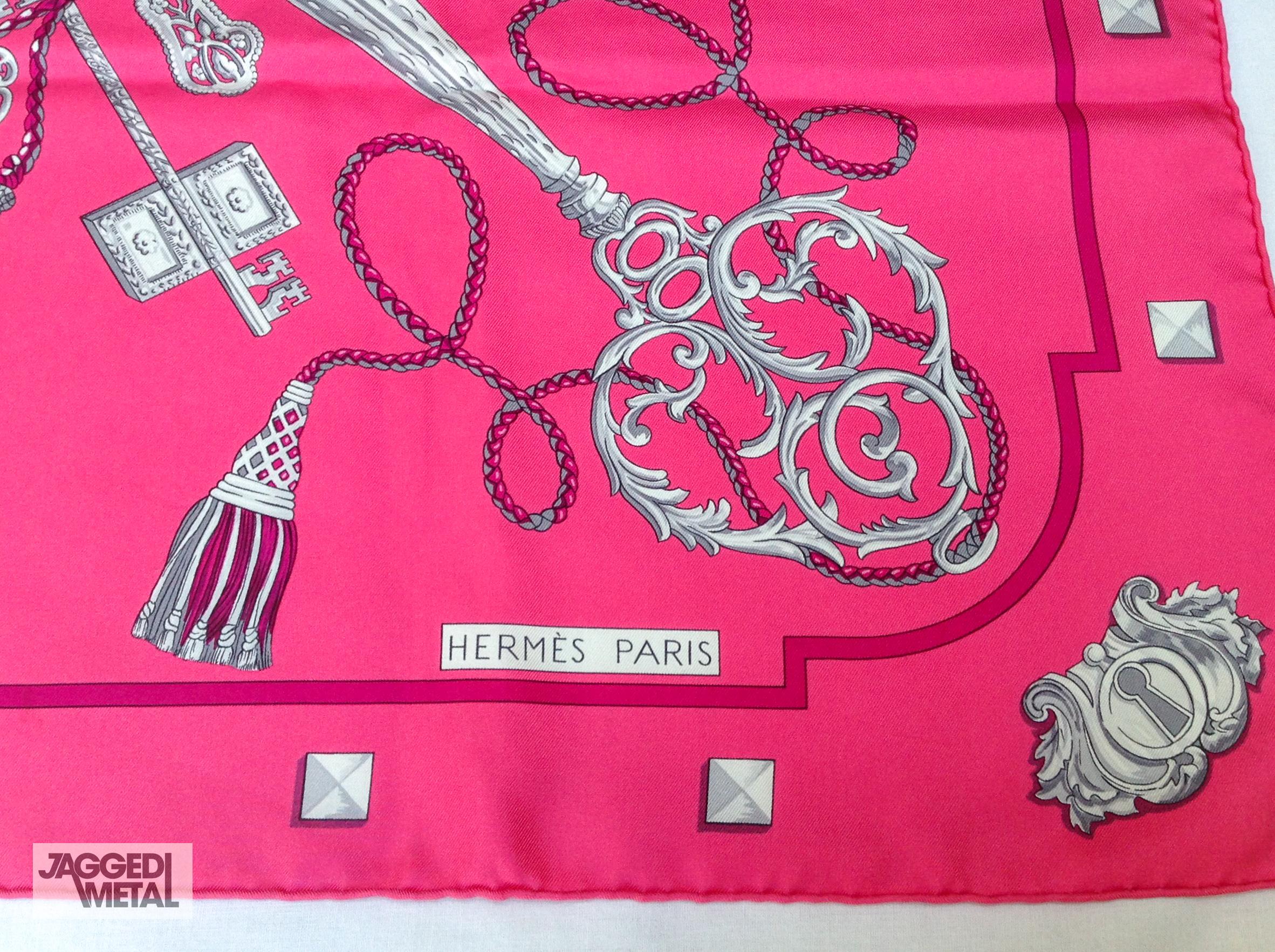 HERMÈS Vintage Silk Scarf Fuchsia LES CLÉS 90cm CATY LATHAM  In Excellent Condition In London, GB