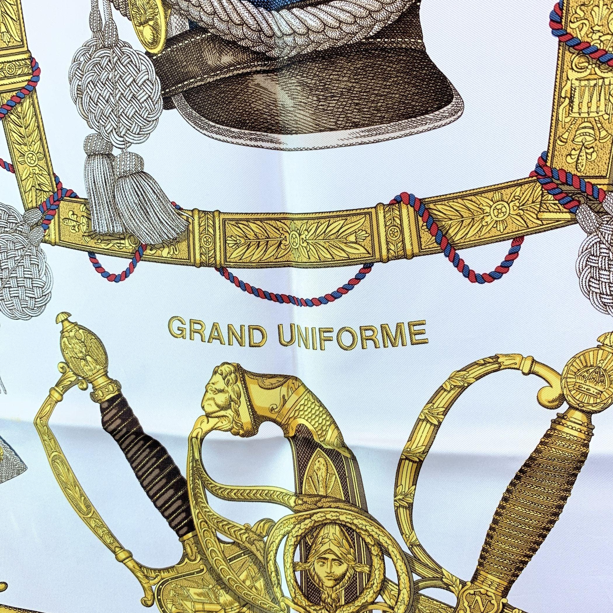 Hermes Vintage Seidenschal Grand Uniforme 1985 Joachim Metz (Beige) im Angebot