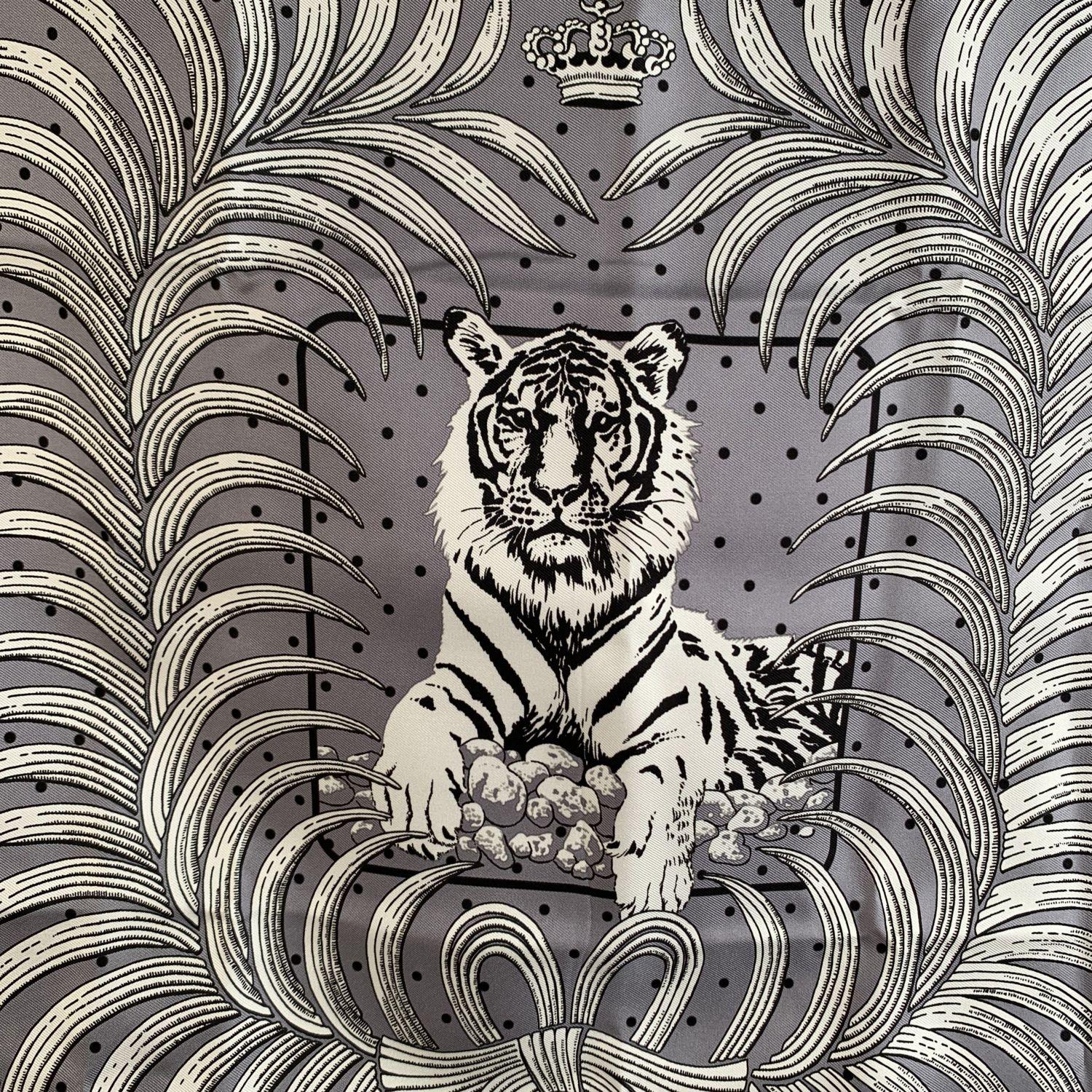 Gray Hermes Vintage Silk Scarf Le Tigre Royal 1977 Vauzelles 56 cm