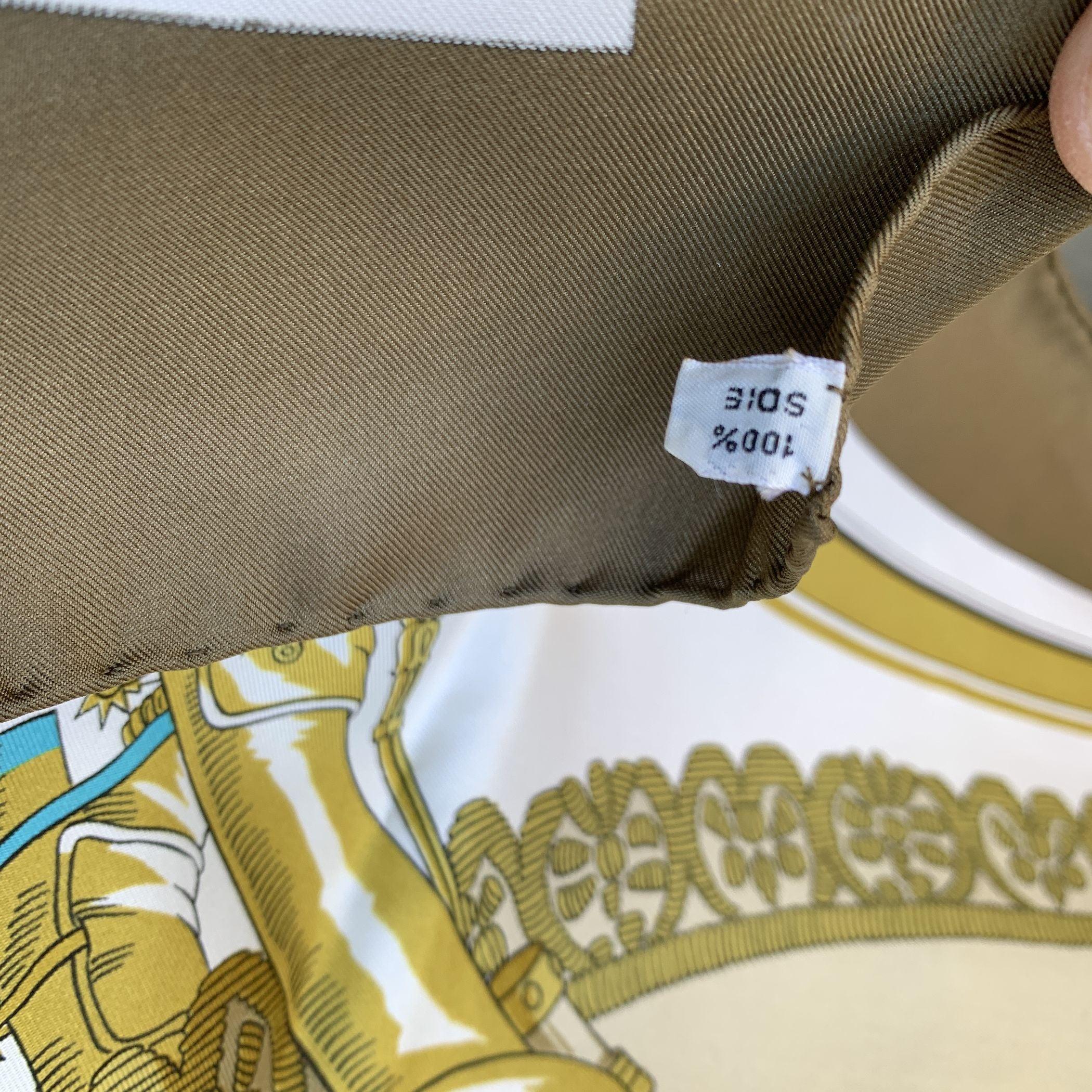 Women's Hermes Vintage Silk Scarf Versailles Le Pavè Du Roy 1954 Hugo Grygkar For Sale