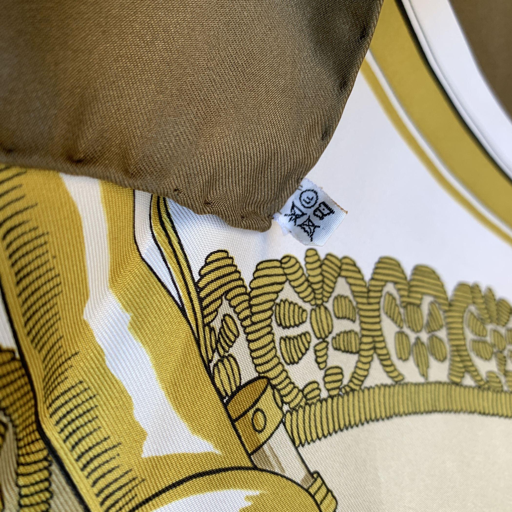 Hermes Vintage Silk Scarf Versailles Le Pavè Du Roy 1954 Hugo Grygkar For Sale 1