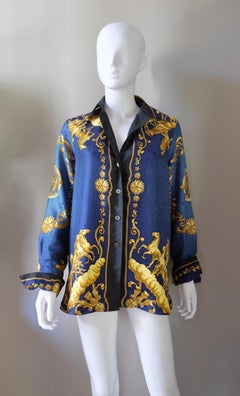 HERMÈS – Vintage-Seidenhemd von Philippe Ledoux mit „Cosmos“-Print, Größe 40 FR
