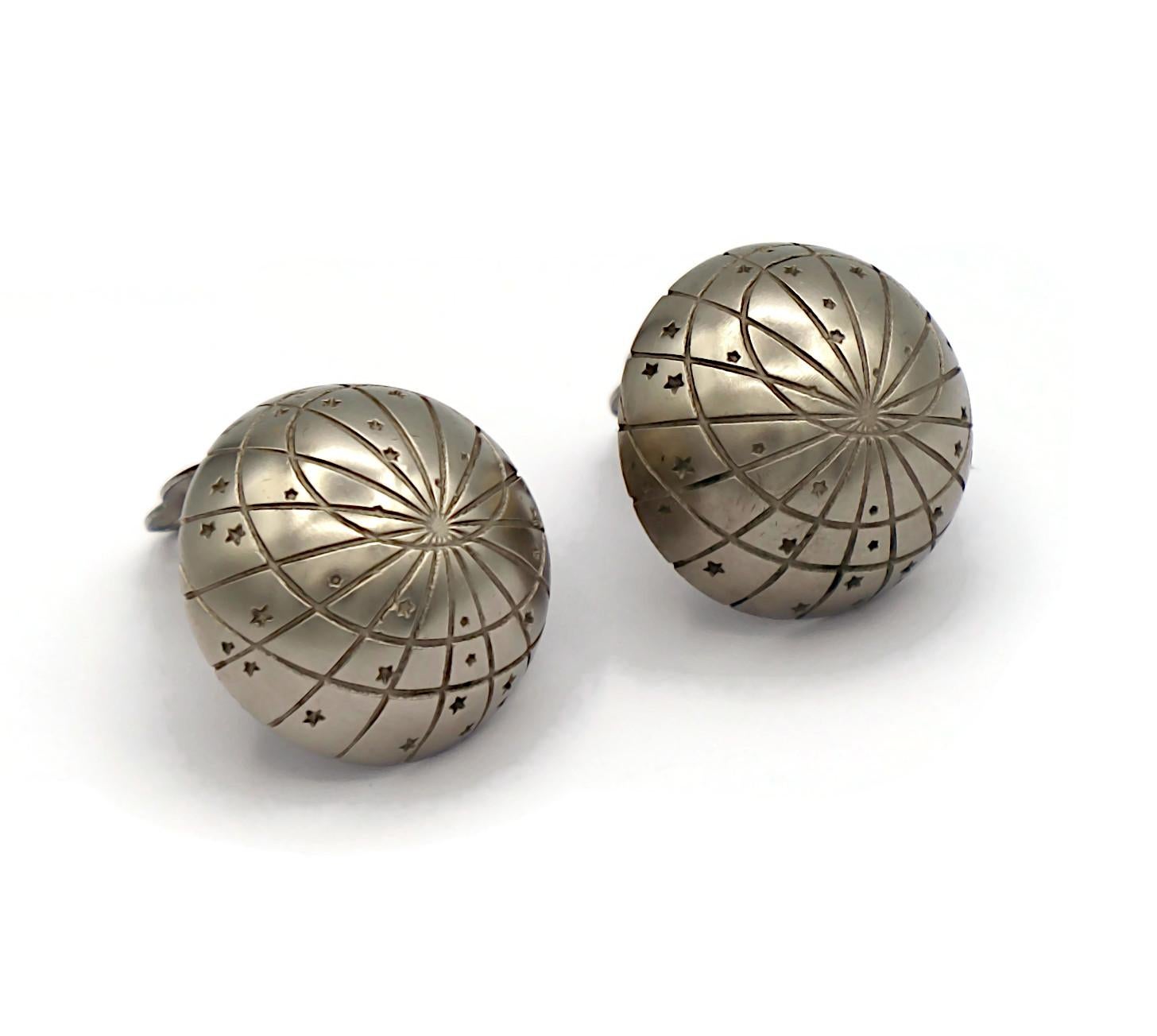 De las mujeres Pendientes de clip HERMES Vintage Silver Tone Celestial Dome en venta