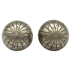 HERMES Orecchini a clip a cupola celeste vintage in tonalità argento