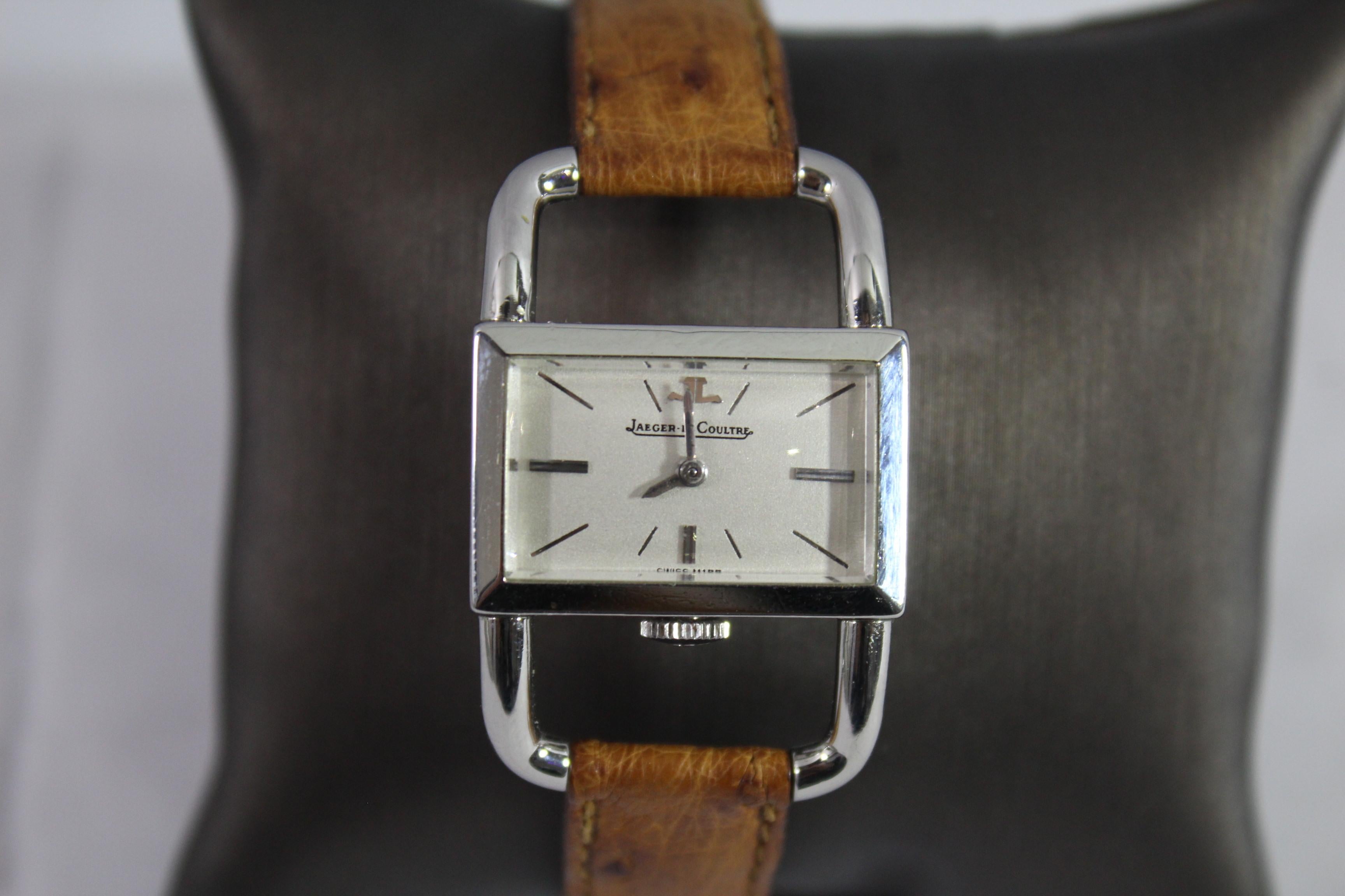 Nice Vintage Hermes Watch from Jaeger le Coultre for Hermes
Manual Winding
Not original band 
Good working conditin
Size 22 mm (horizontal)
With box (stained)