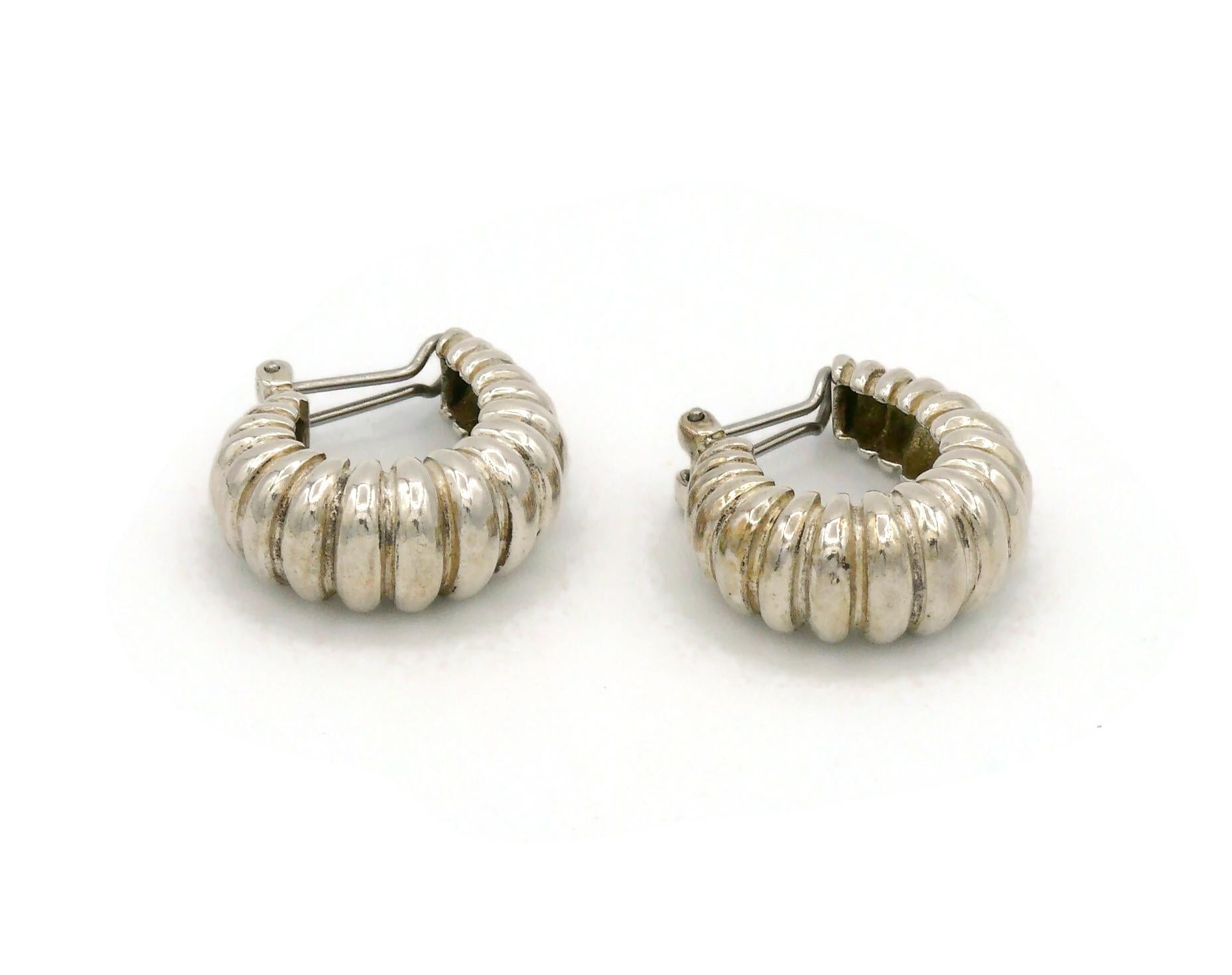 HERMES Vintage Sterling Silver Gadrooned Hoop Earrings In Good Condition In Nice, FR