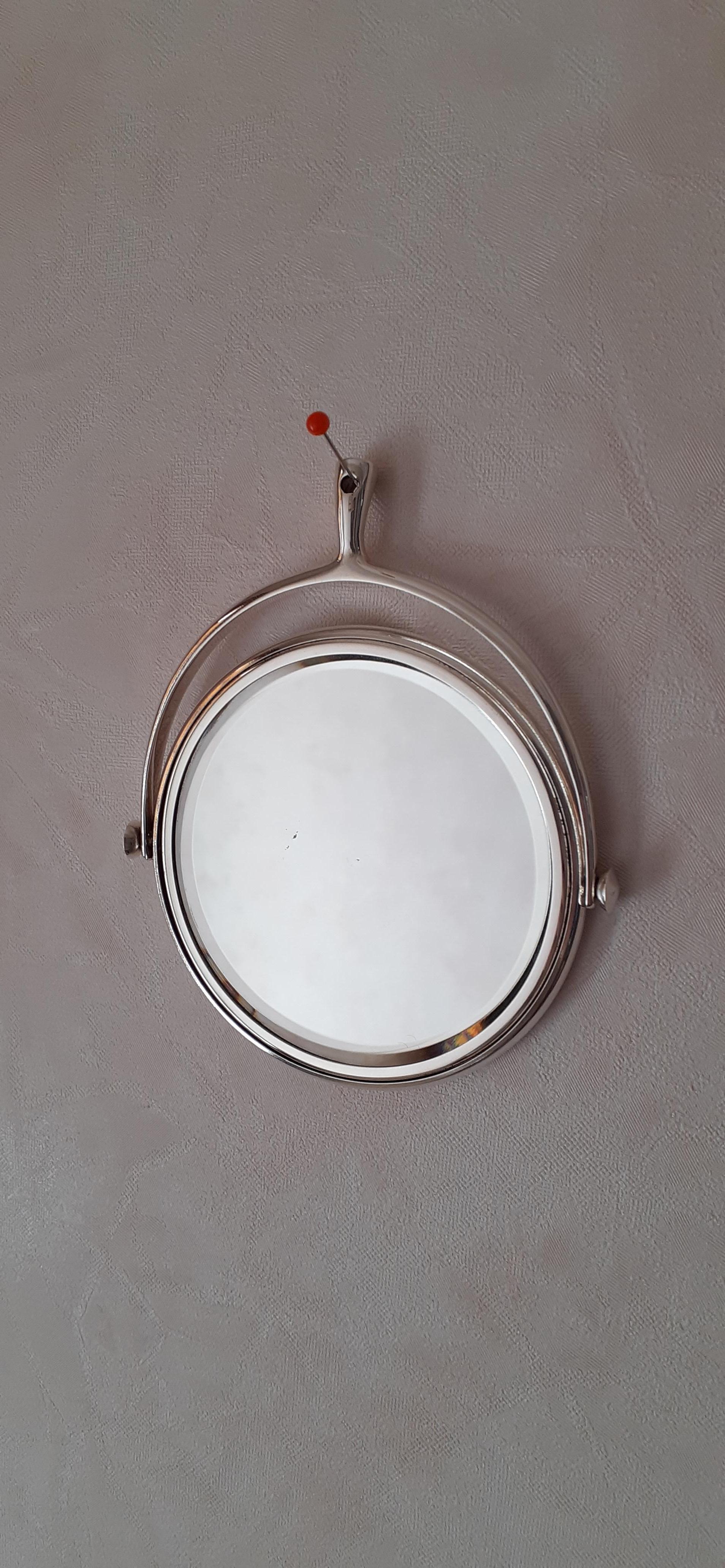 Hermès Vintage Stirrup Shaped in Guilloché Silvered Pocket Mirror for Handbag For Sale 7