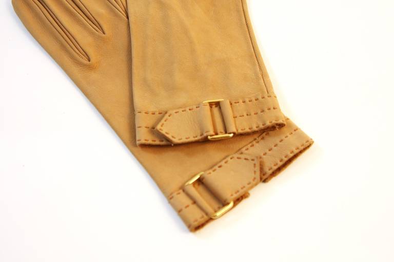 Guanti Hermes Vintage in pelle Tan con fibbia al polso taglia 7 In condizioni buone in vendita a Los Angeles, CA