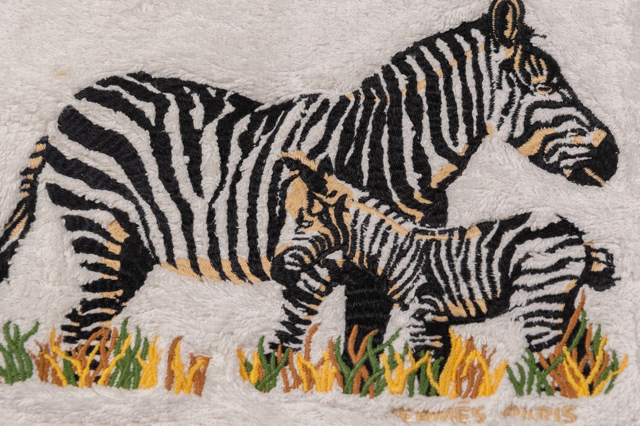 Hermès - Serviette de toilette Zebra en éponge vintage Unisexe en vente