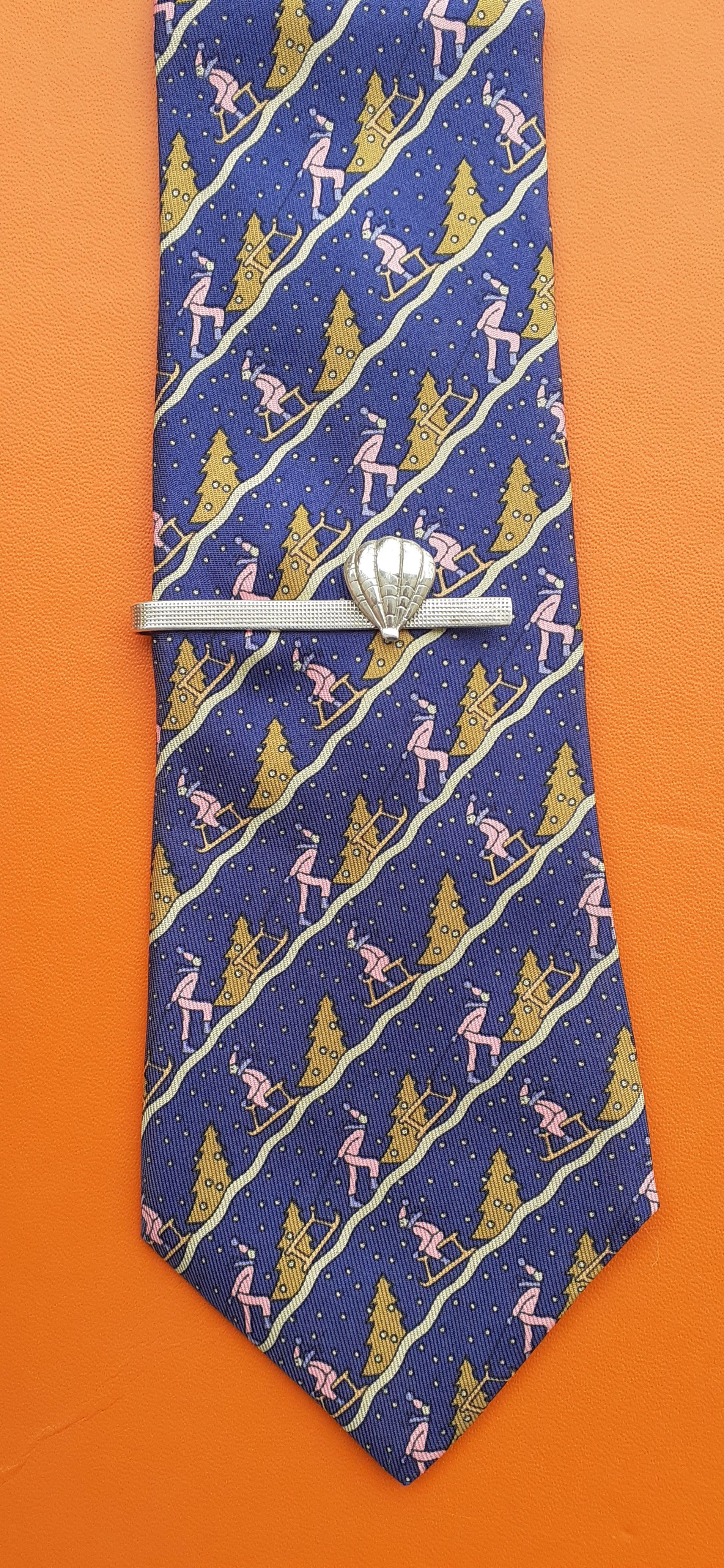 Hermès Vintage Tie Clip in Silver Hot Air Balloon or Seashell For Sale 2