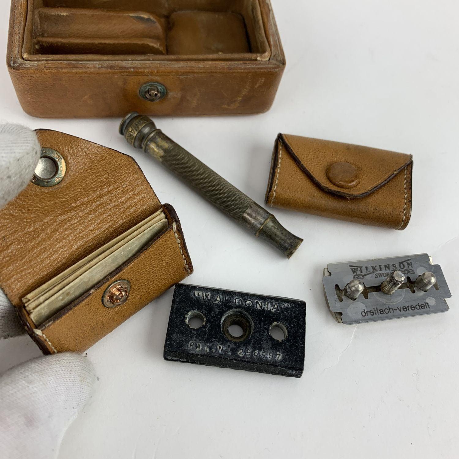 Set di rasoi da barba da viaggio Hermes Vintage con custodia in pelle marrone in vendita 2
