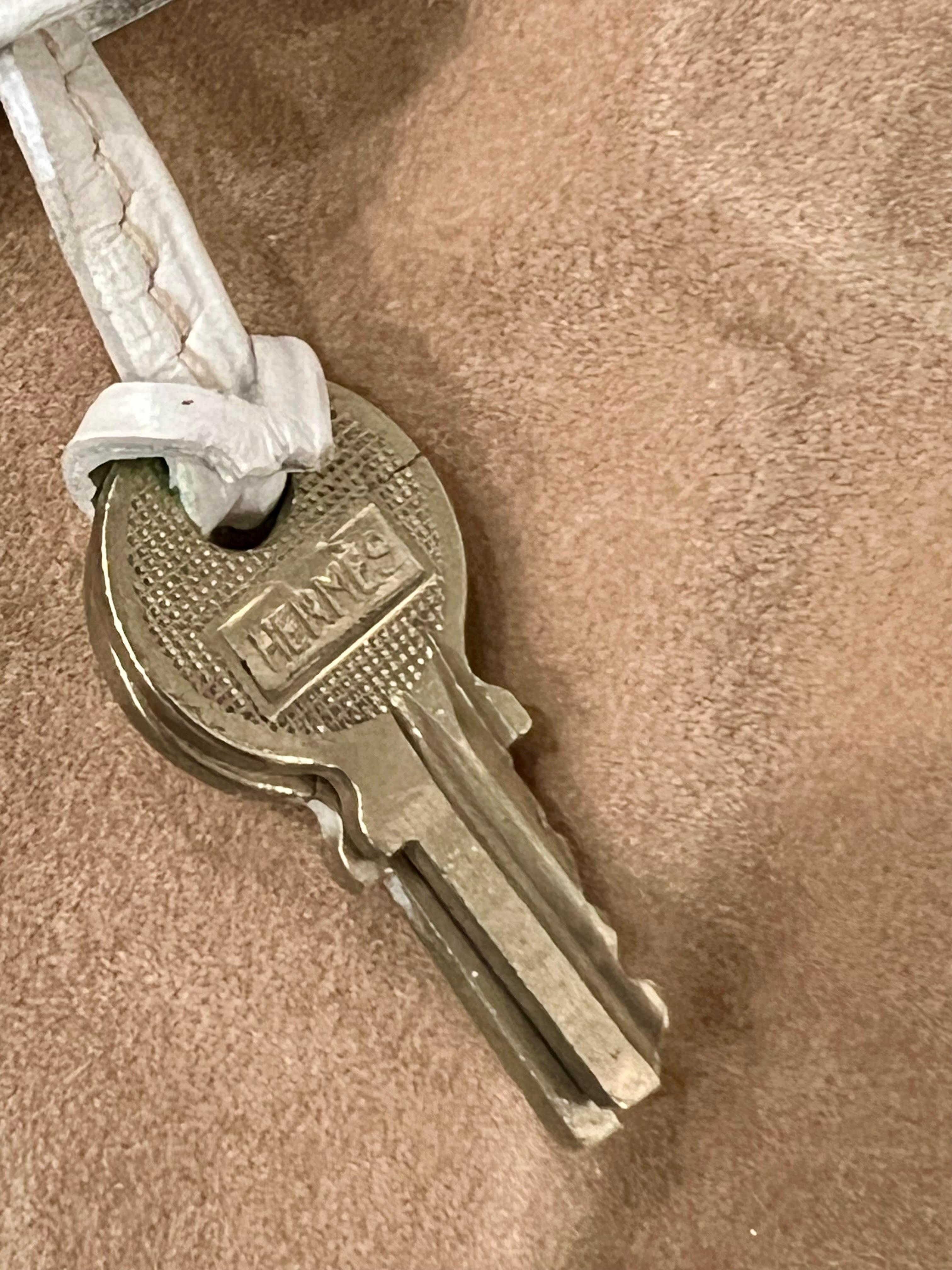 HERMÈS Bolso Vintage Kelly 28 Blanco/Blanco Circa 1967 c/ Correa Desmontable 15