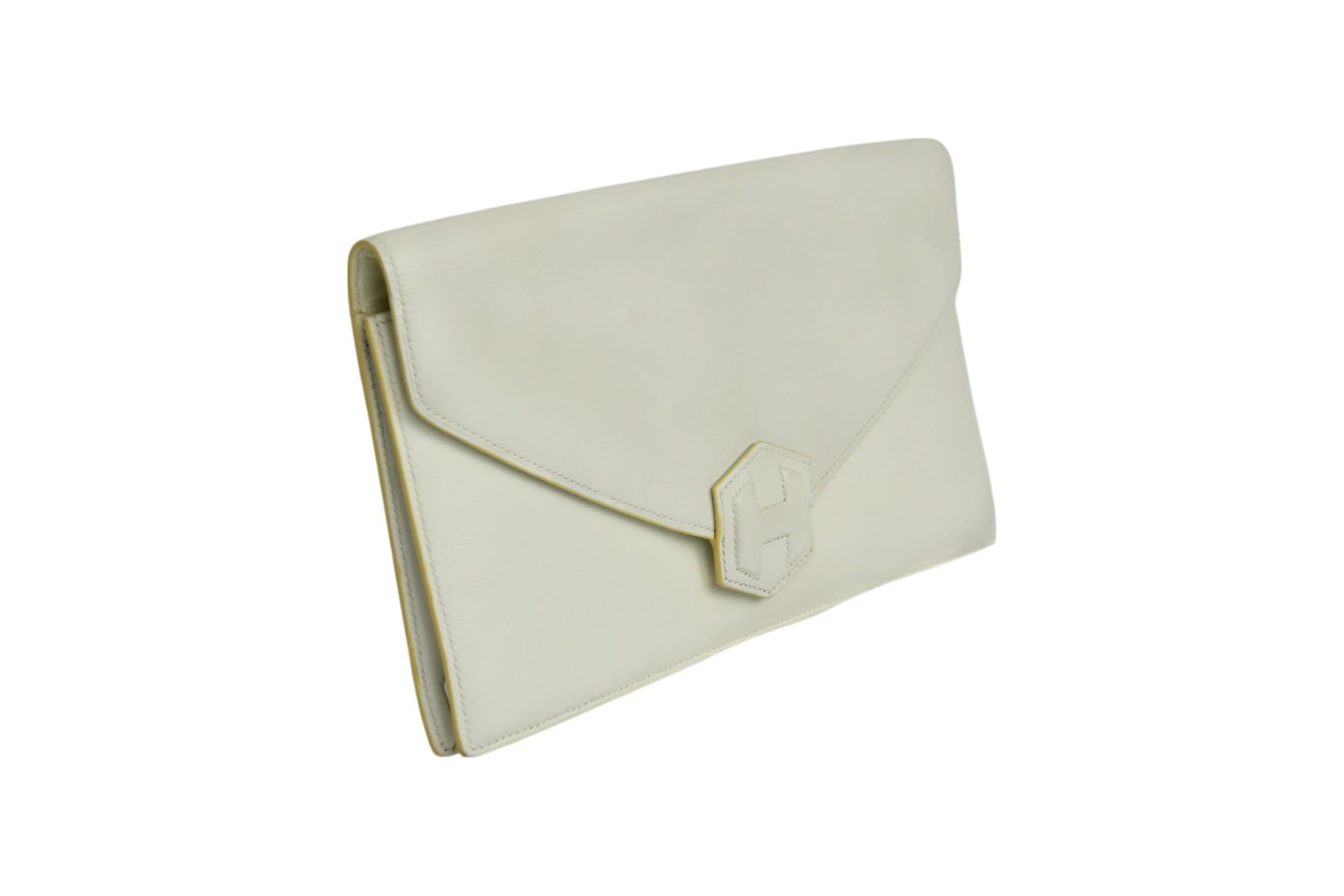 Hermès Vintage White Leather Envelope Clutch  Rare Minimalist Design In Fair Condition For Sale In West Hartford, CT