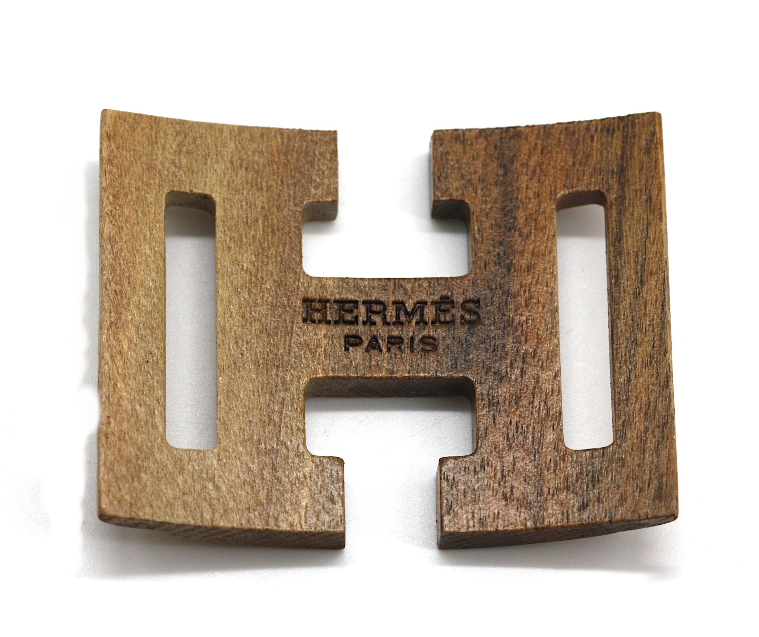 Arancia Anello sciarpa con fibbia H di Hermes in legno di noce in vendita