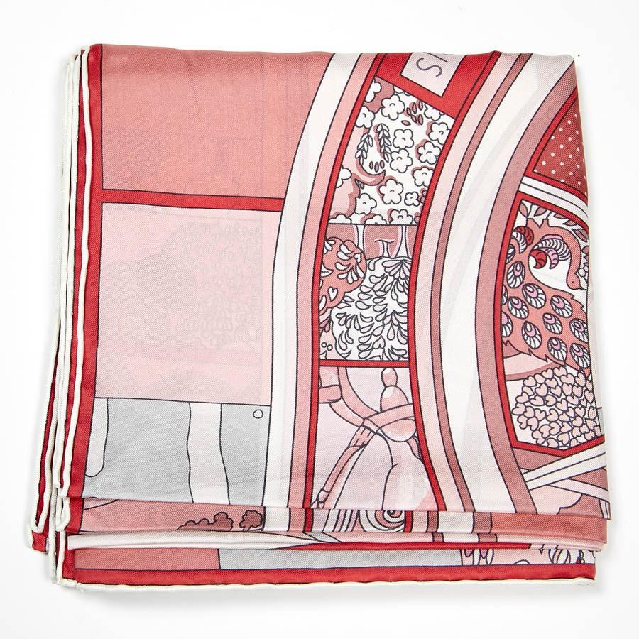 HERMES Washington's Carriage Scarf 140 in pink silk.
The design features intertwined coupling details, in shades of pink, grenadine and white. 
For everyday use. Designed by Caty Latham.
Made in France.
The label of composition is present.
It is in