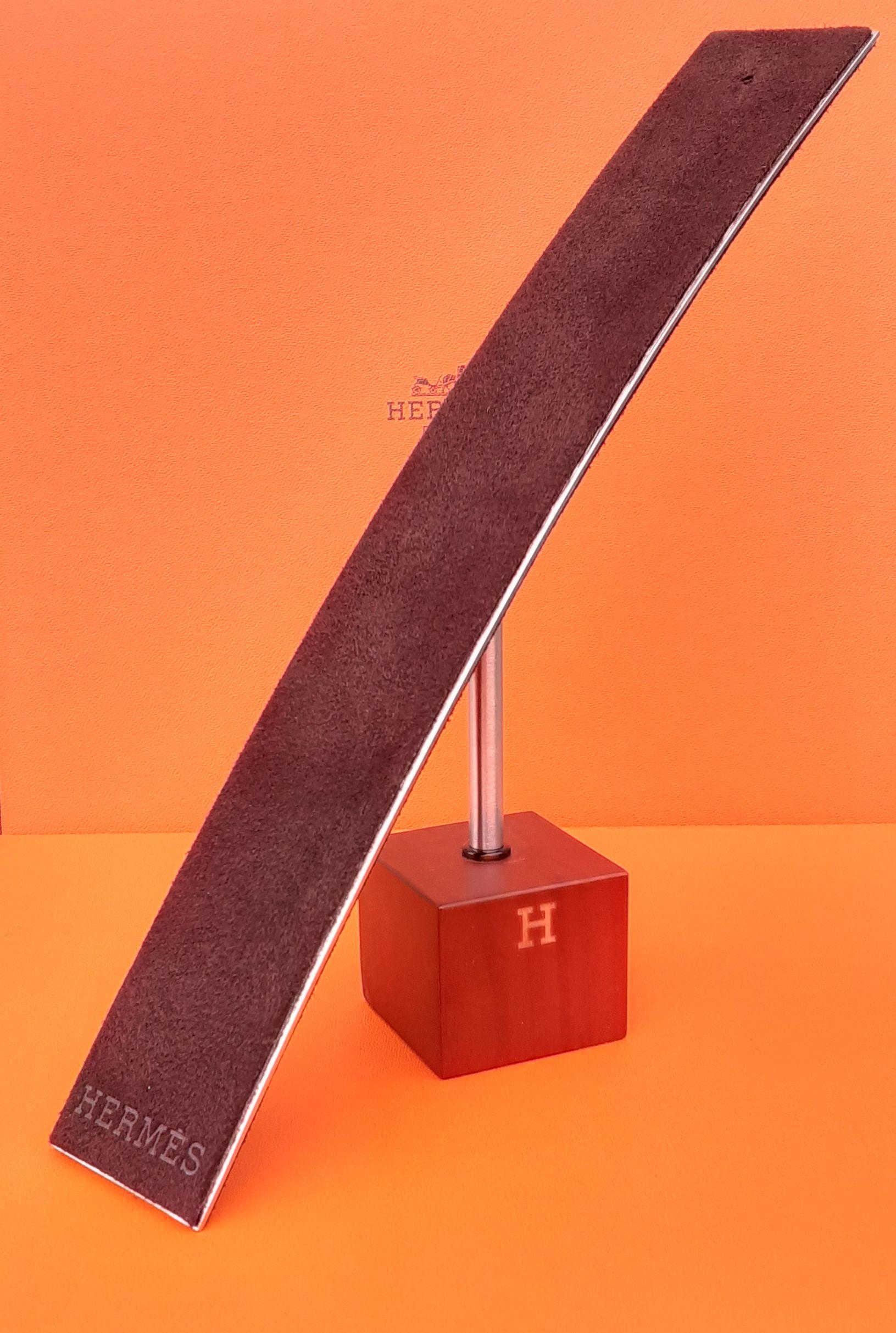 Hermès Watch or Jewelry Display Stand Holder in Felt and Wood For Sale 15