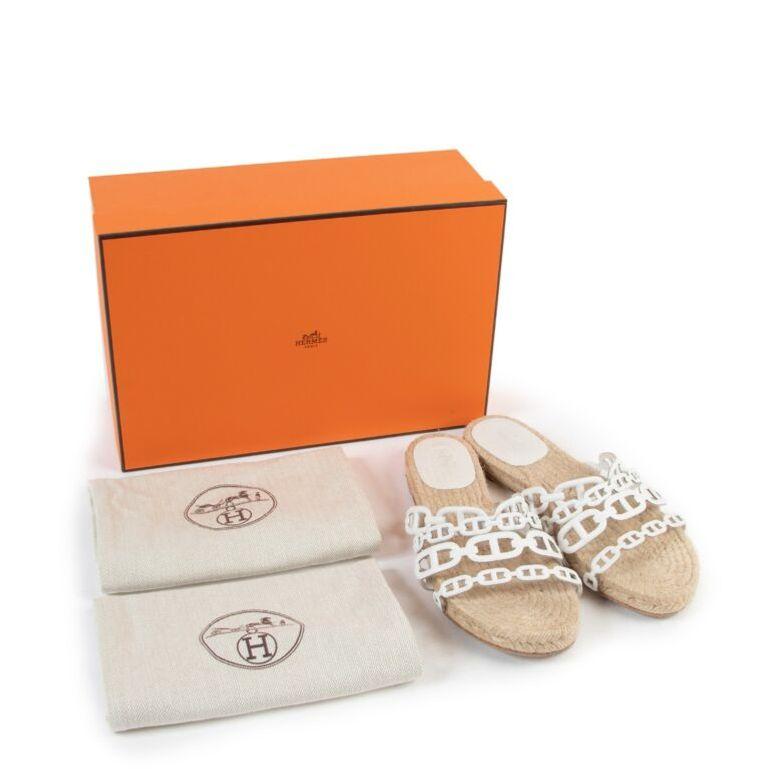 These Hermès Ancone espadrilles are made of white Nappa leather with 