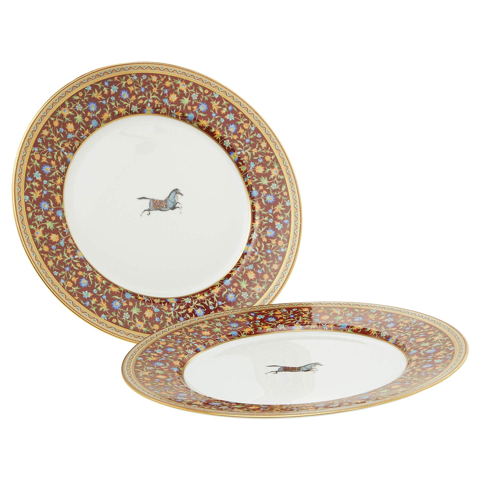 Hermes Blanc Cheval d'Orient Assiettes à dîner bordées Set de 7 sur 1stDibs  | cheval d'orient hermes, assiette hermes cheval d'orient, assiette hermès  prix