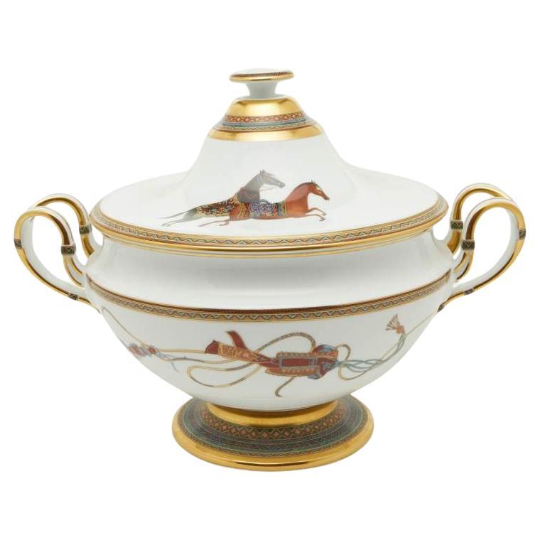 Hermes White Cheval d’Orient Rimmed Soup Tureen For Sale