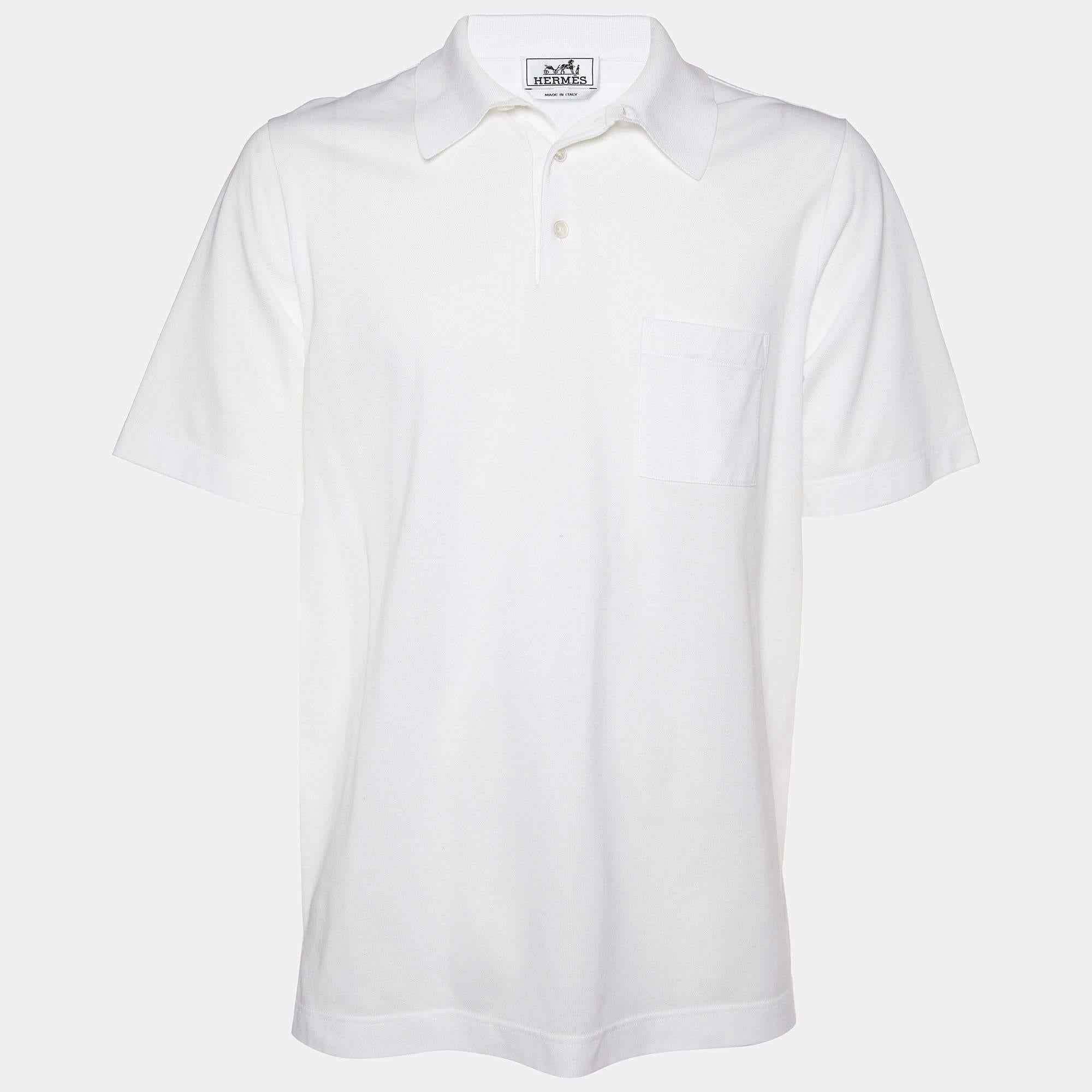 Hermès' polo t-shirts have always been a classic pick for men. This iteration is tailored using cotton-piqué in a white hue and finished off with the iconic logo and a buttoned placket. Complete your casual look with a pair of shorts and sneakers.

