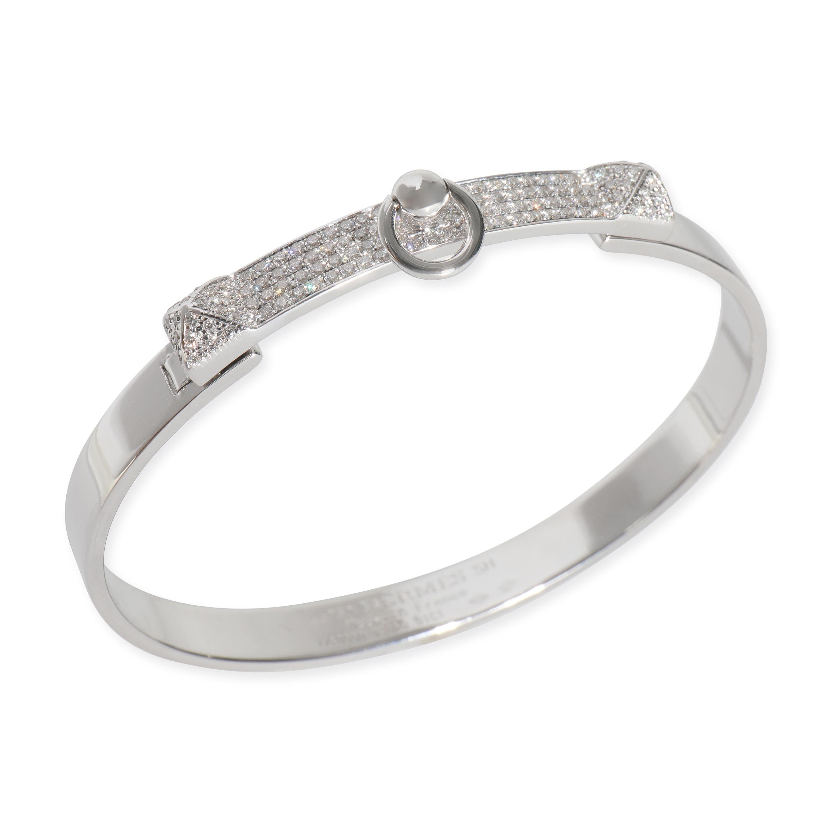 Bracelet Collier de Chien en or blanc et diamants Hermès

DÉTAILS PRIMAIRES
SKU : Z147865
Listing Title : Hermès White Gold Diamond Collier de Chien
Description de l'état : Nommé d'après le collier d'un chien, le Collier de Chien d'Hermès est