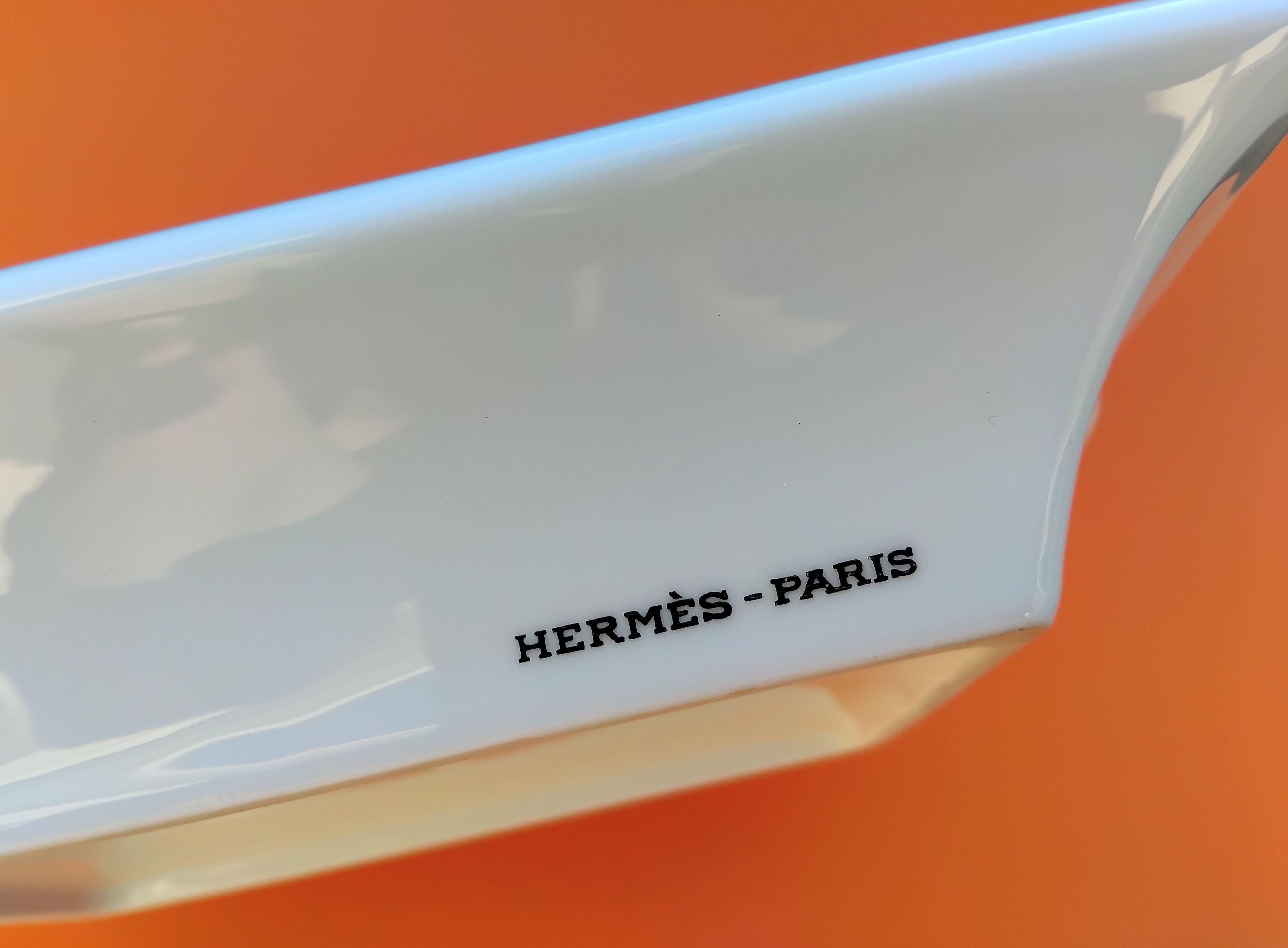 Hermès White Hermine Print Zigarren Aschenbecher ändern Tablett Porzellan und Platin im Angebot 8