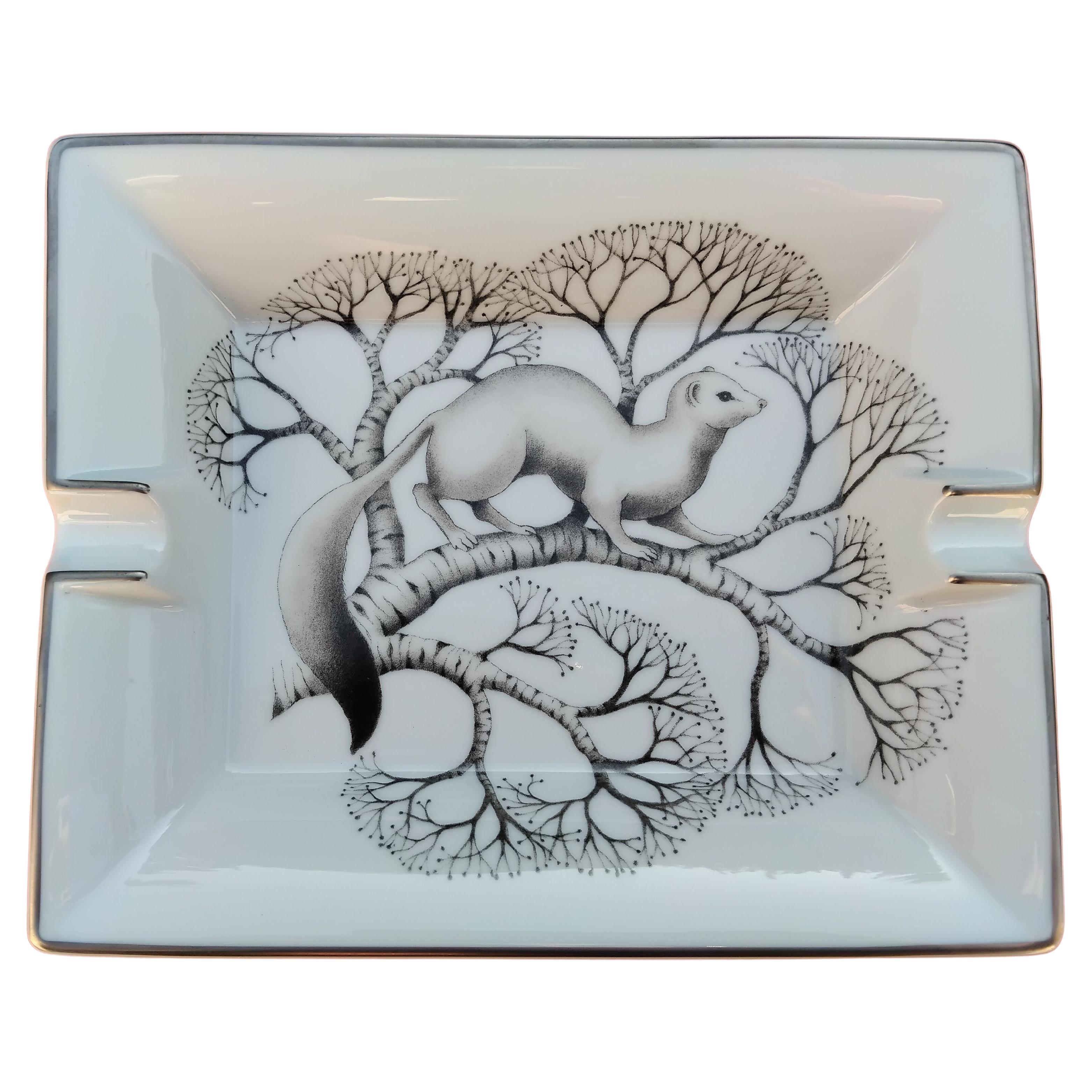 Hermès White Hermine Print Zigarren Aschenbecher ändern Tablett Porzellan und Platin im Angebot 14