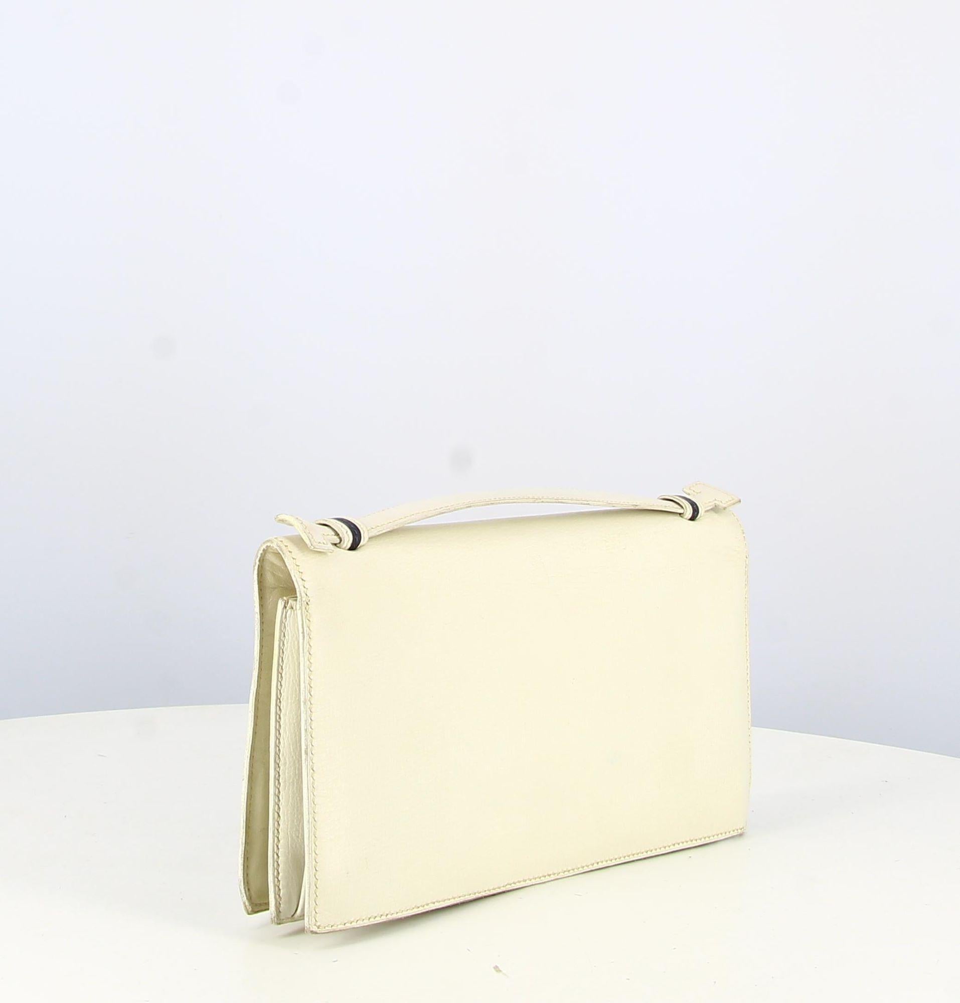 Hermes White Leather Clutch  In Good Condition In PARIS, FR