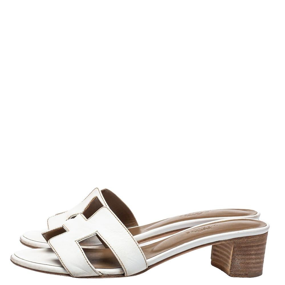 Hermés White Leather Oasis Slide Sandals Size 36 In Fair Condition In Dubai, Al Qouz 2
