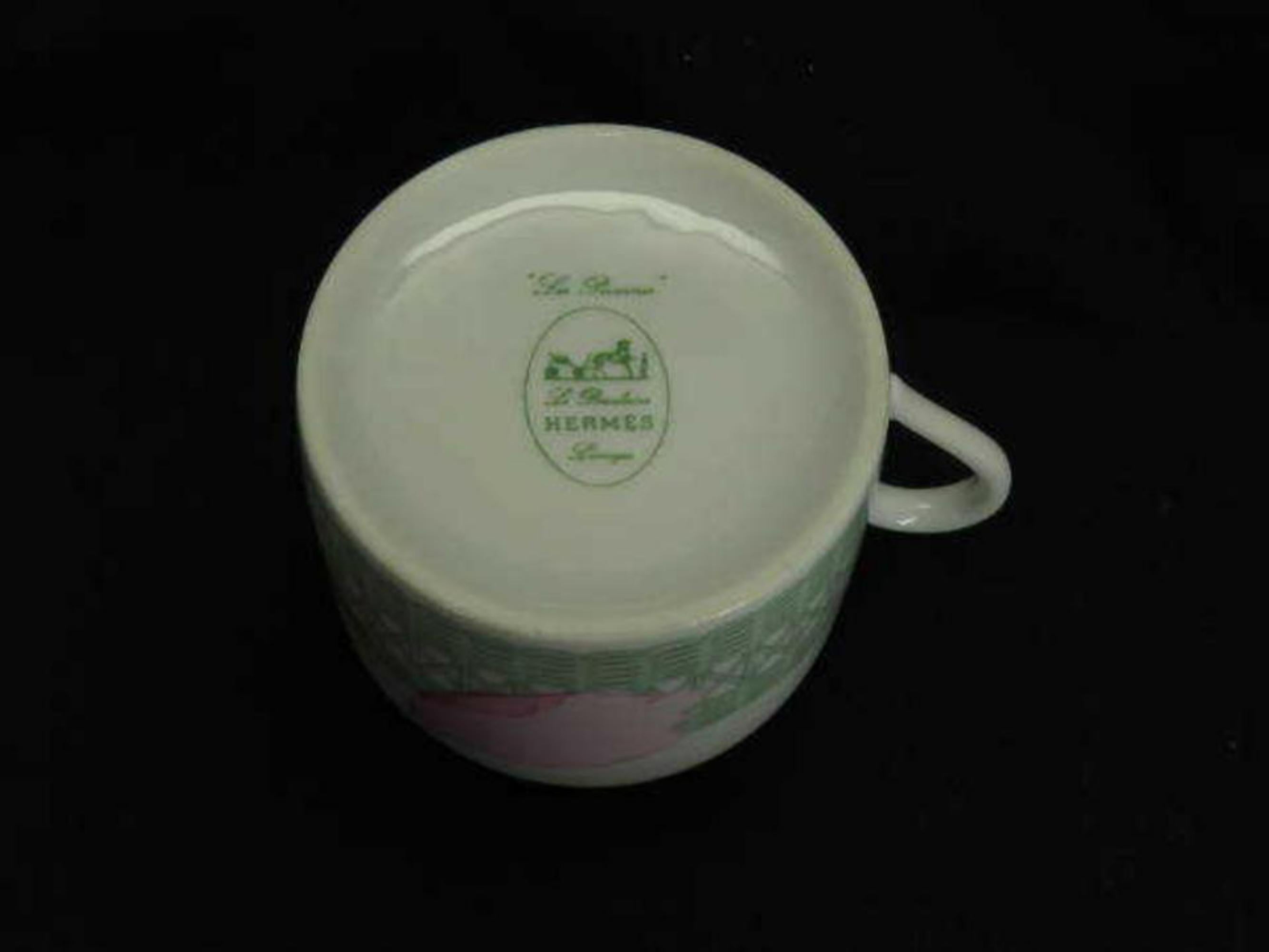 Hermès White Rare Limited Peony Les Pivoines Mug 233064 In Excellent Condition For Sale In Forest Hills, NY
