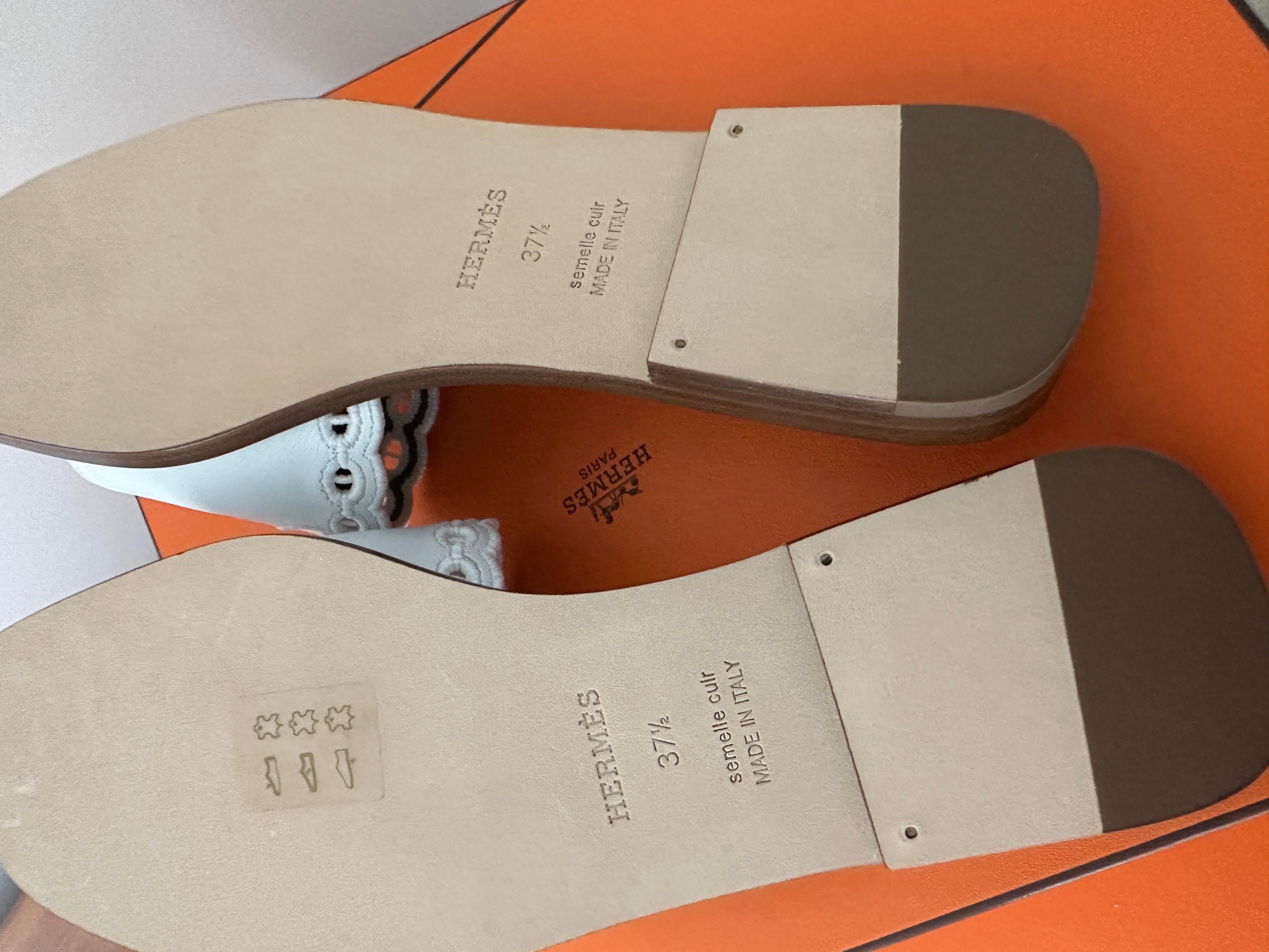 HERMES White Sandals Gaelle Oran Chaine D'ancre Sandals Slides 37.5 New in Box In New Condition For Sale In West Chester, PA