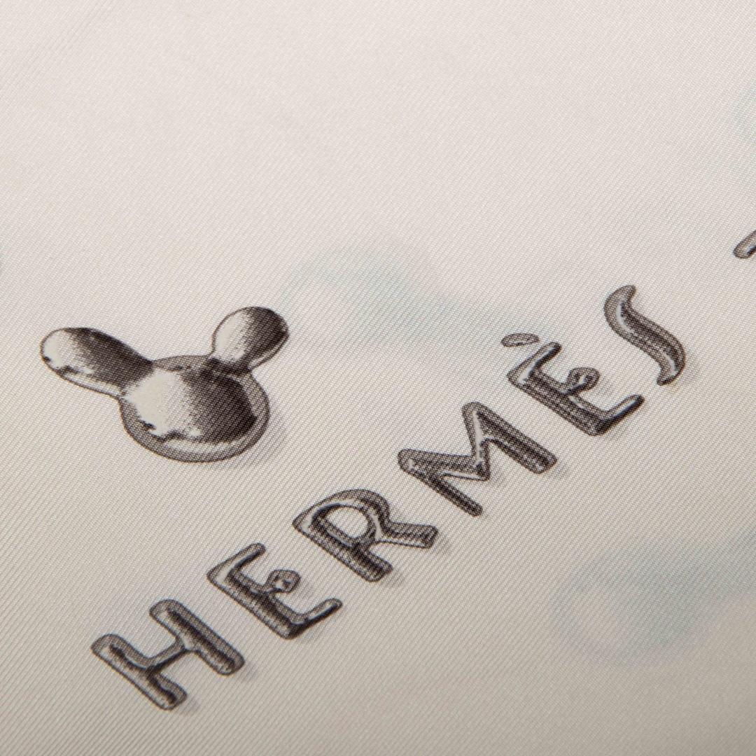 Hermès White Silk Carre 90 Scarf In Good Condition In London, GB