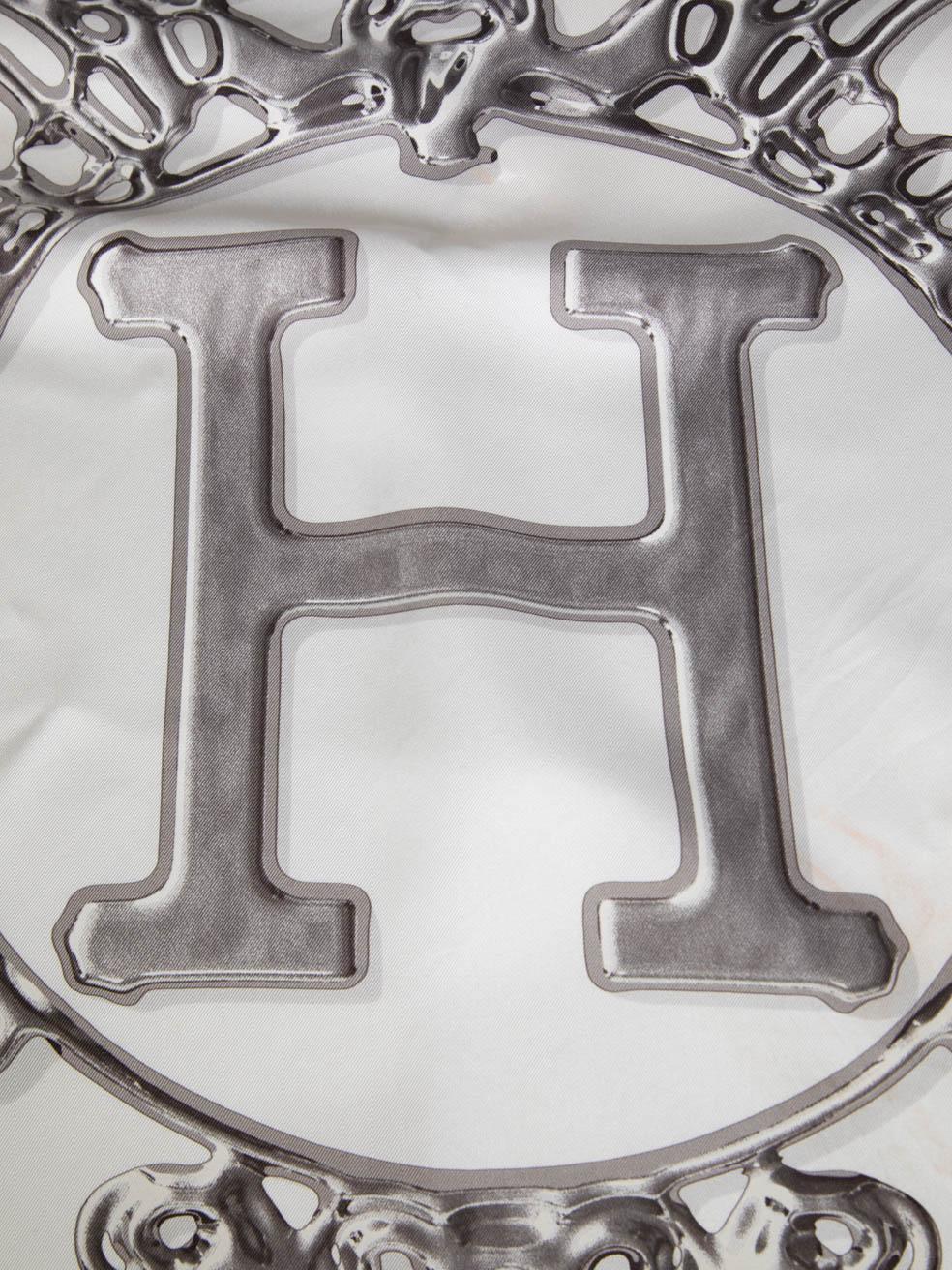 Women's Hermès White Silk Carre 90 Scarf